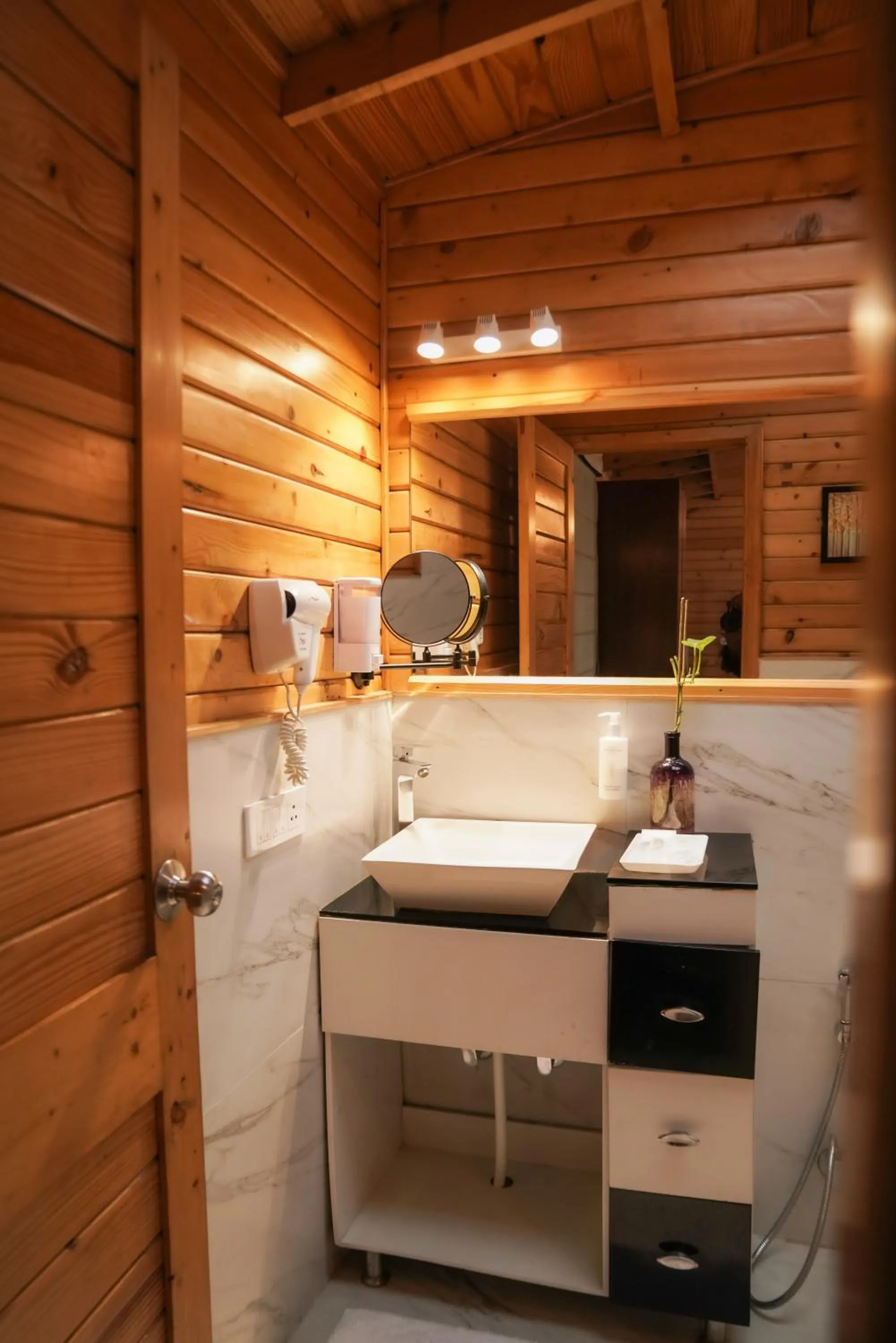 Superior Double Room in Kasauli Hills Resort