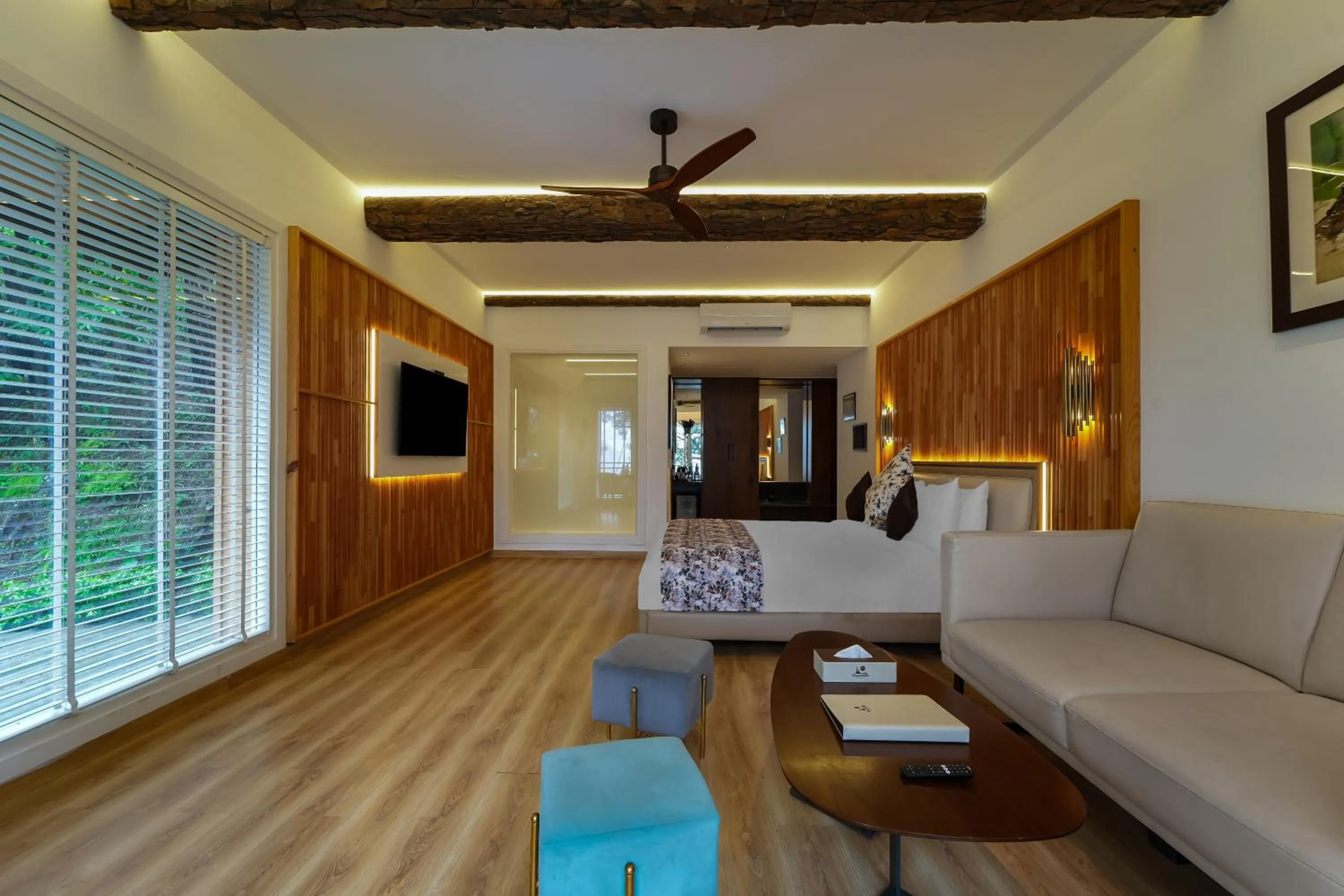 Bedroom in Kasauli Hills Resort