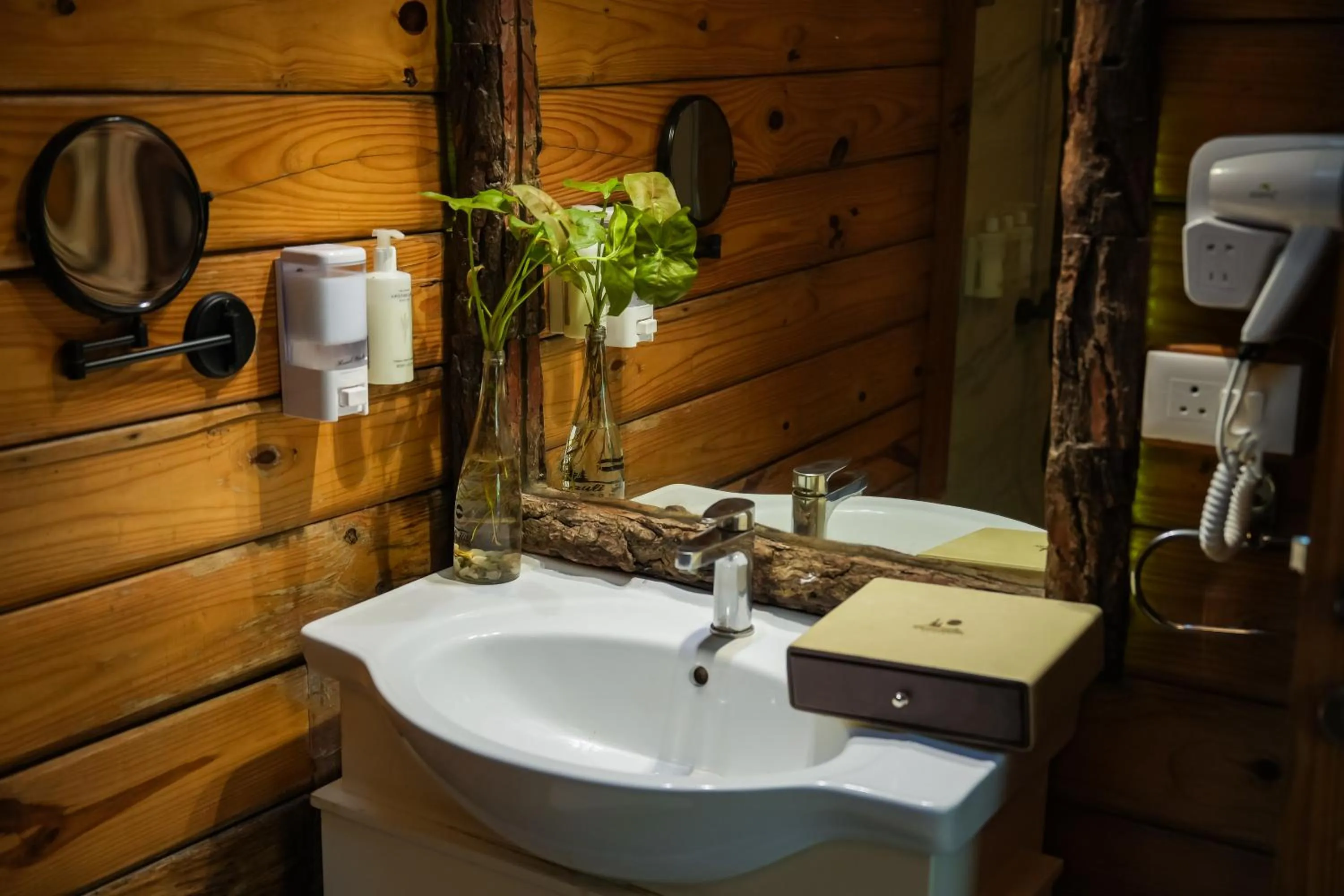 Bathroom in Kasauli Hills Resort