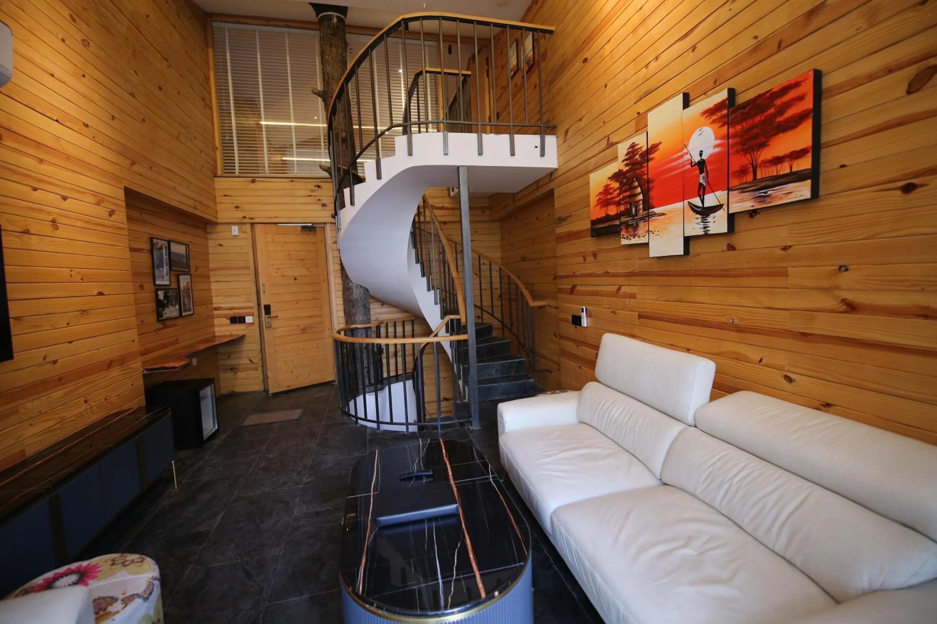 Living room in Kasauli Hills Resort