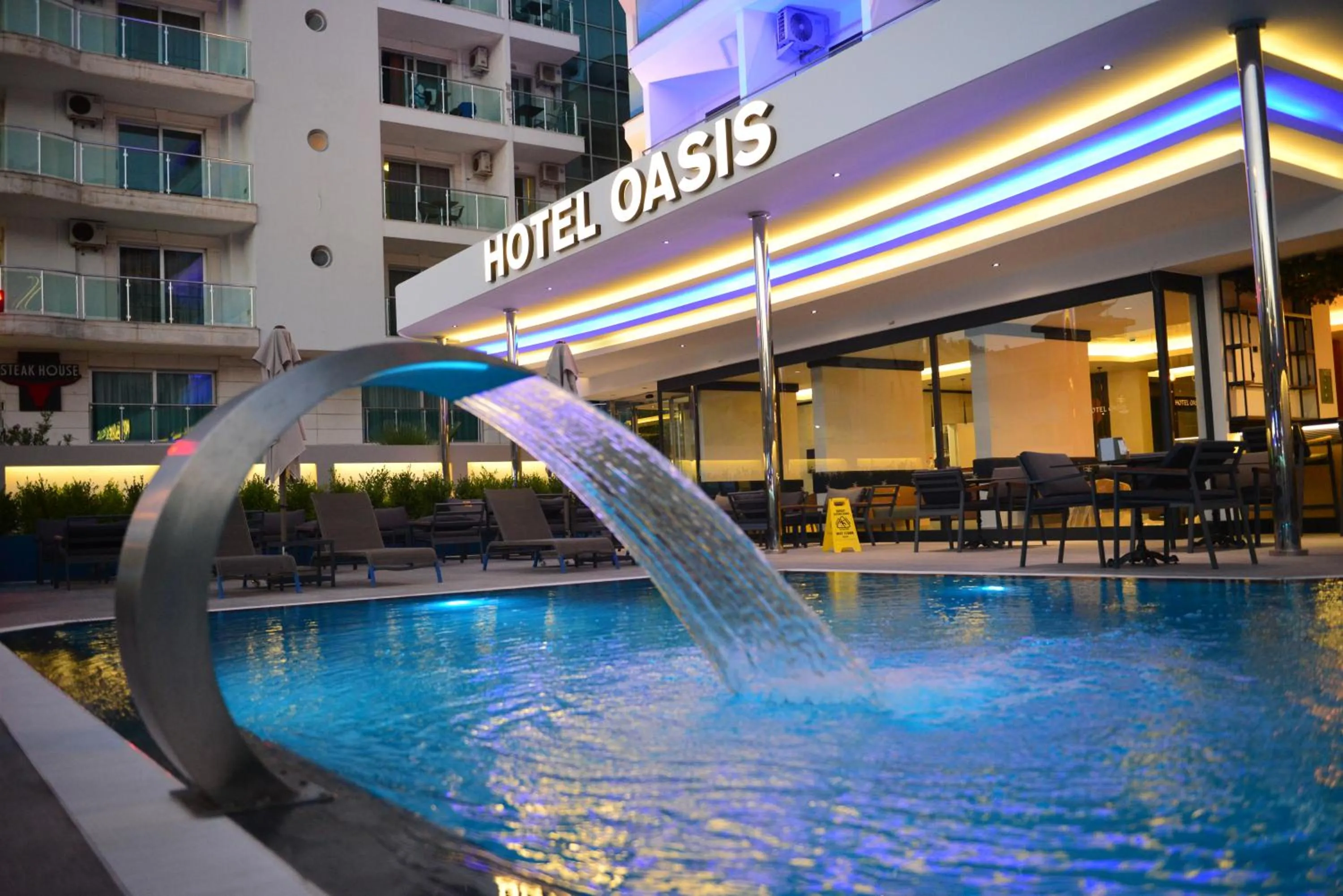 Swimming pool in Oasis Hotel