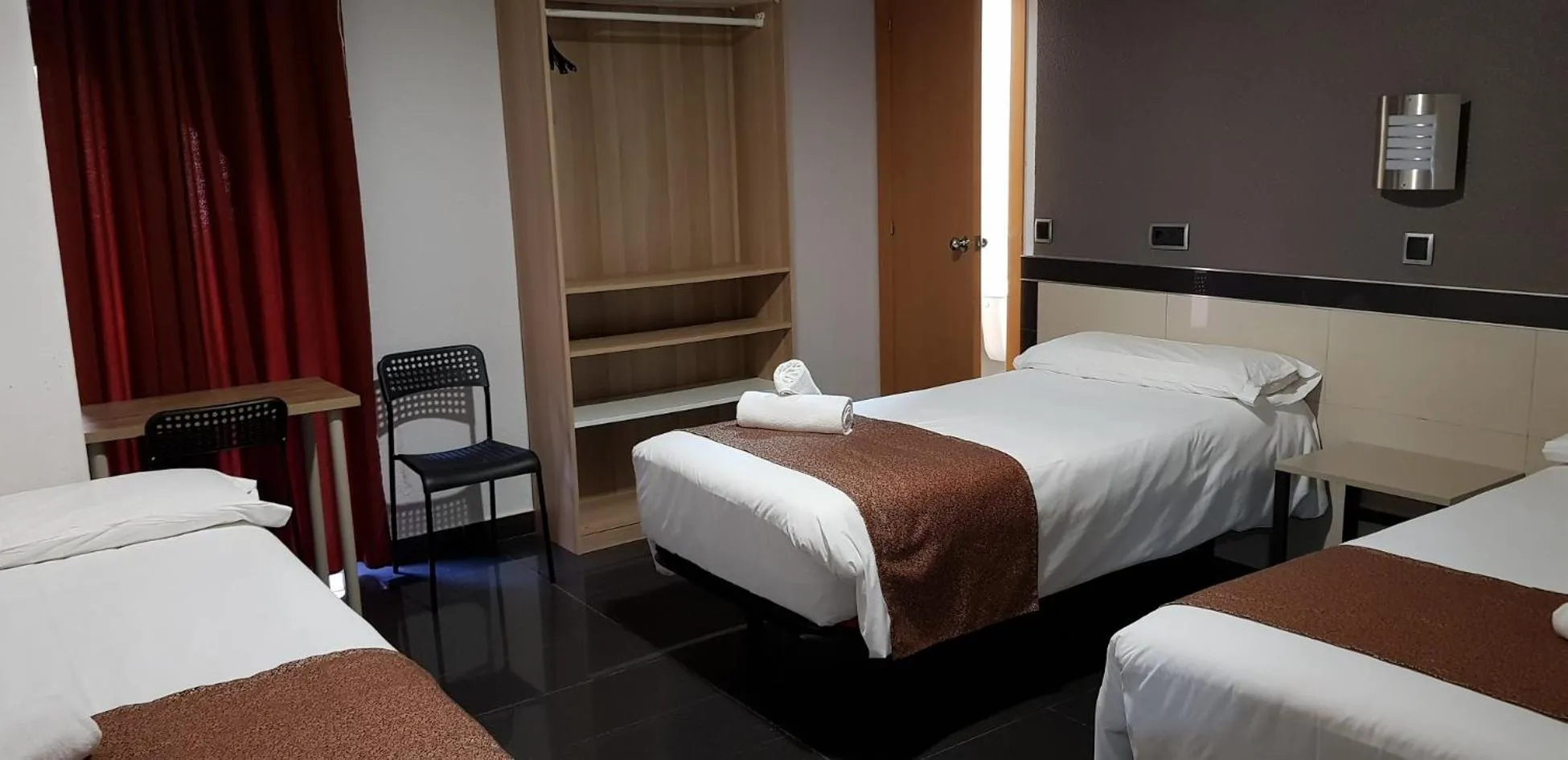 Bedroom, Bed in Hostal Levante Barcelona