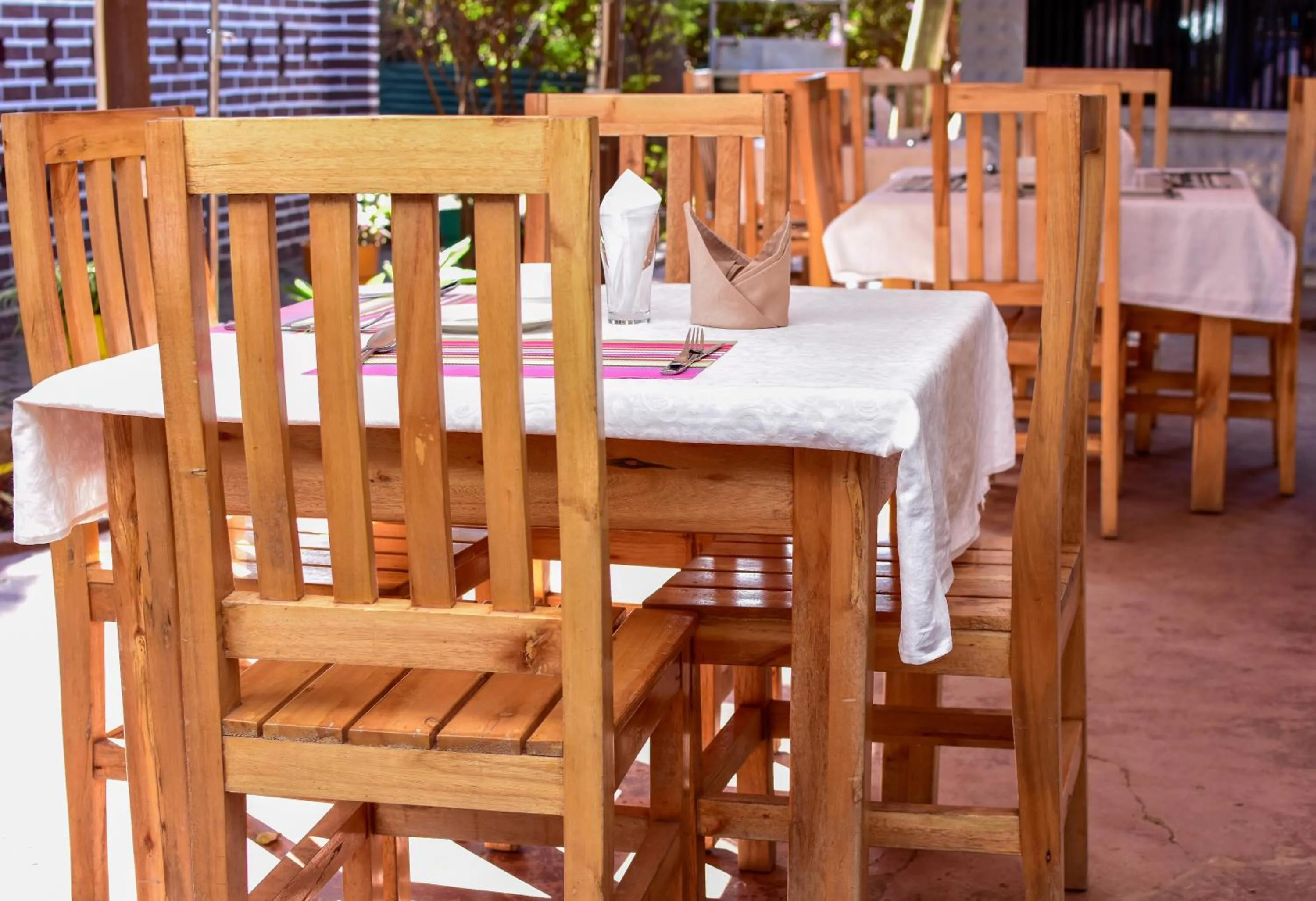 Restaurant/places to eat in Mzunguu Safari Lodge