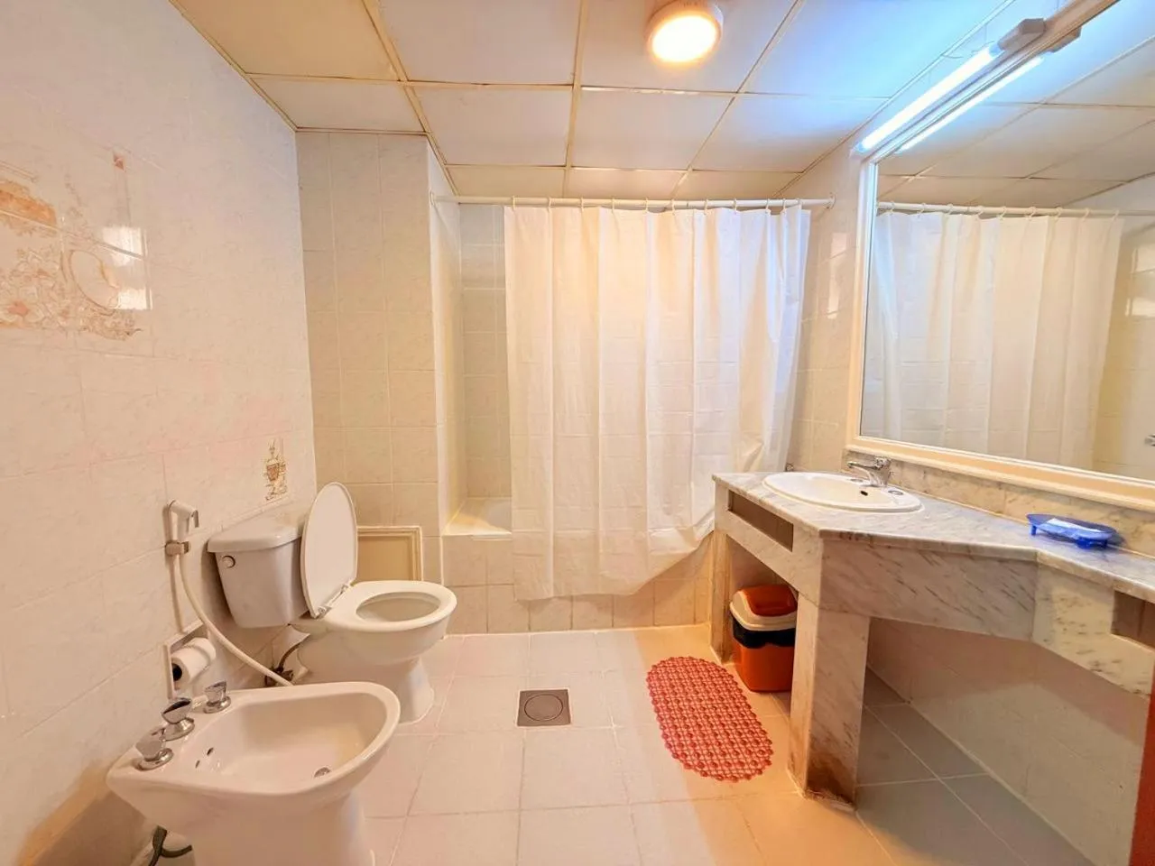 Toilet in Al Buhaira Hotel Apartment