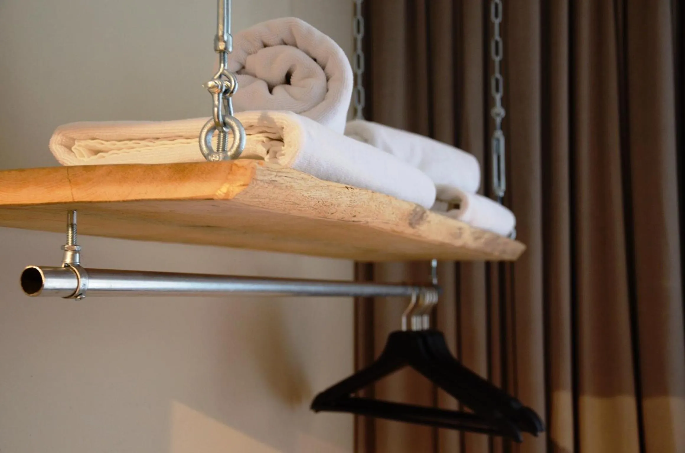 wardrobe in Amosa Liège City Centre Apart Gerardrie 23