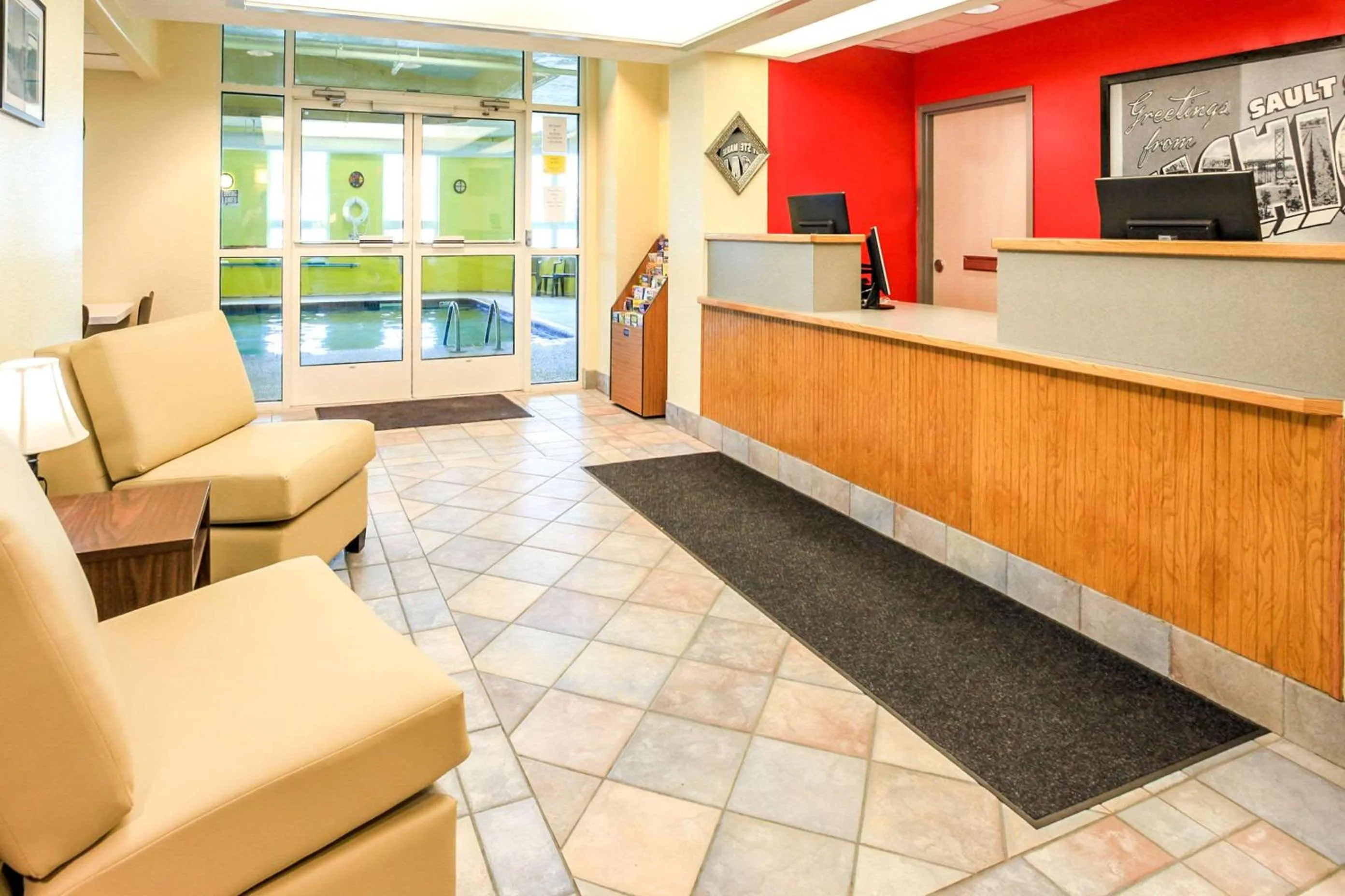 Lobby or reception in Super 8 by Wyndham Sault Ste. Marie