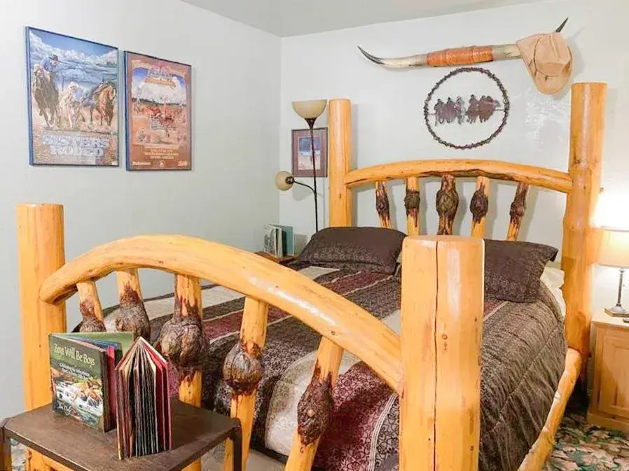 Deluxe Double Room with Balcony in Dawson House Lodge Deluxe Double Room with Balcony in Dawson House Lodge