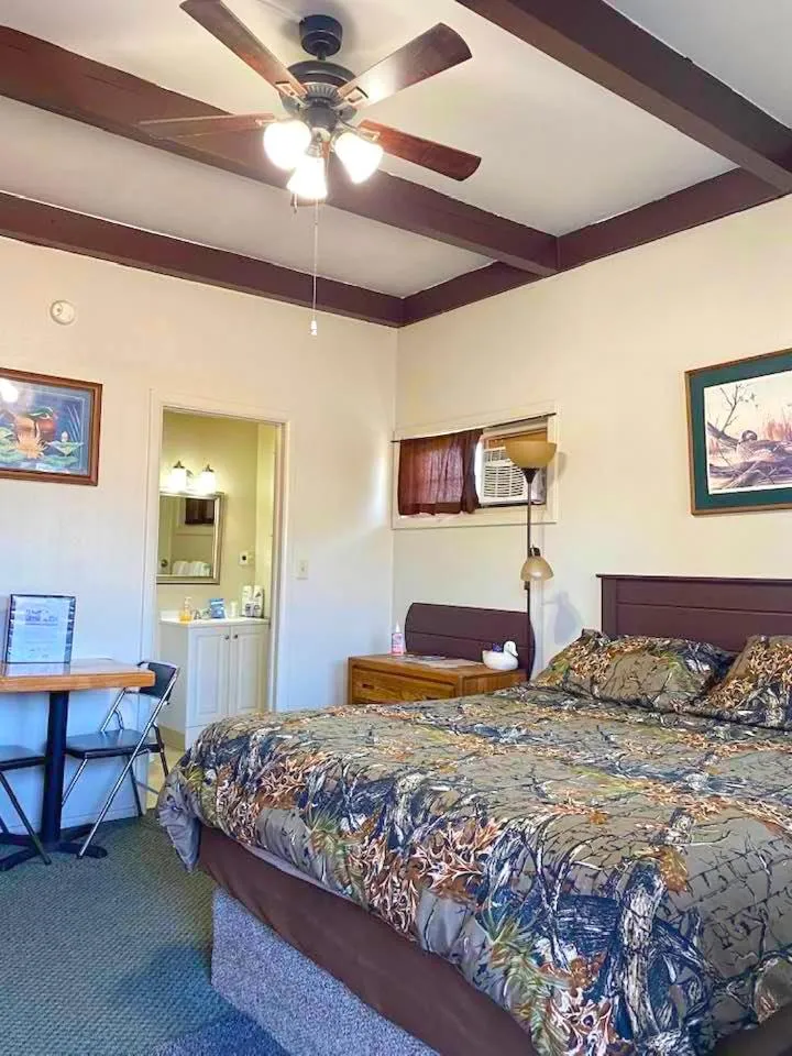 Bed in Dawson House Lodge