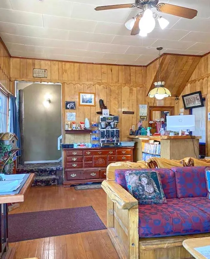 Lobby or reception in Dawson House Lodge