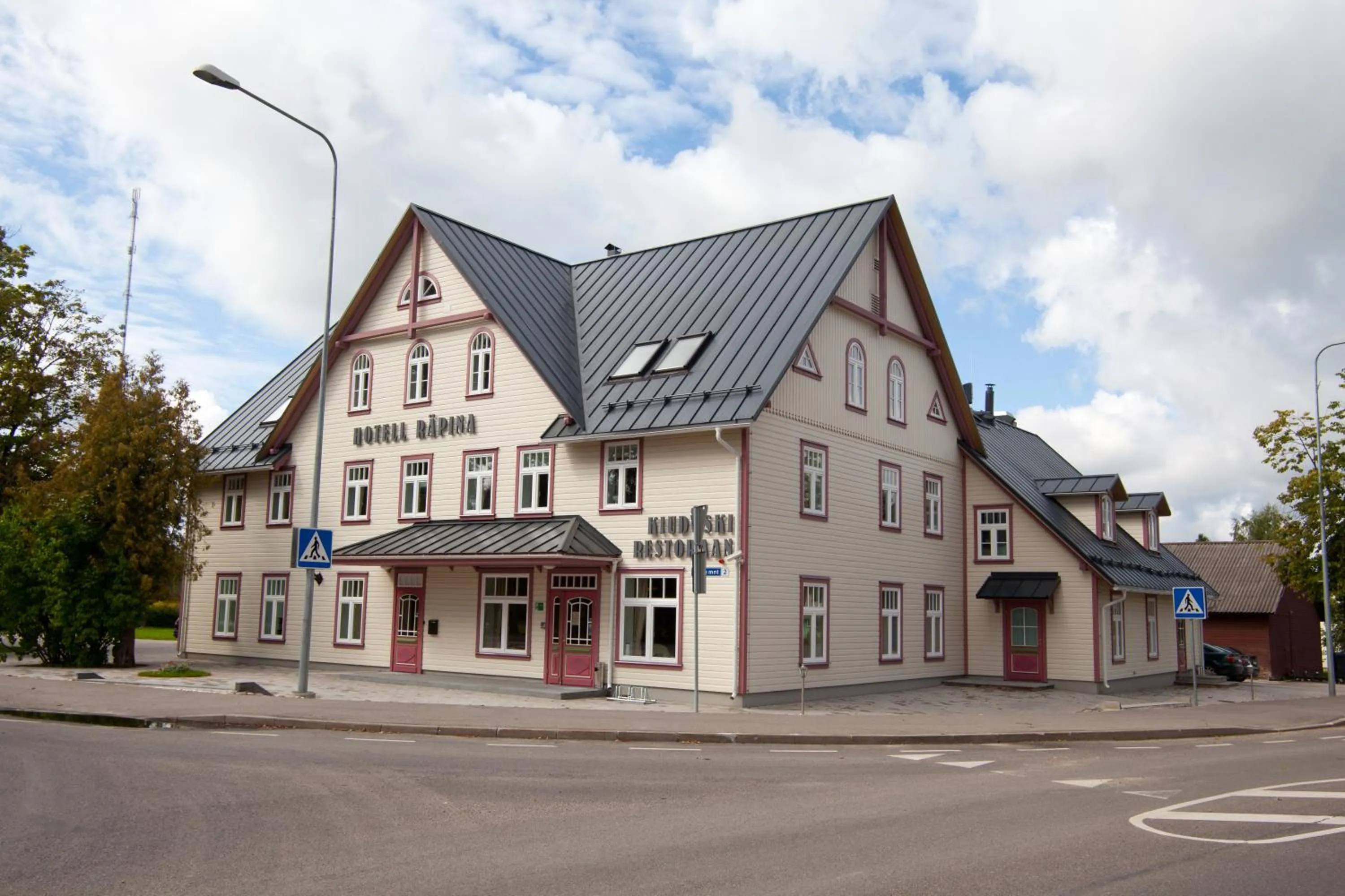 Facade/entrance in Hotell Räpina