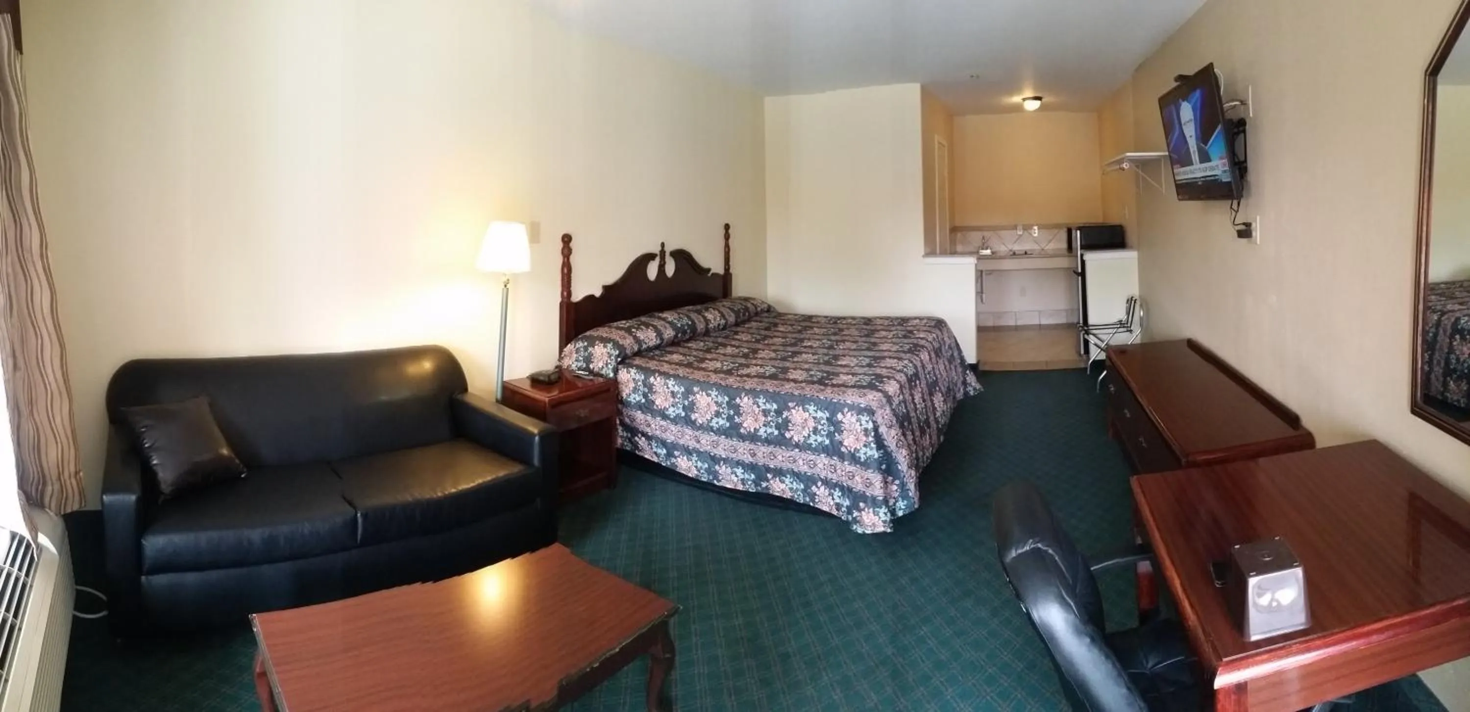 Photo of the whole room in Residents Suites Liberty
