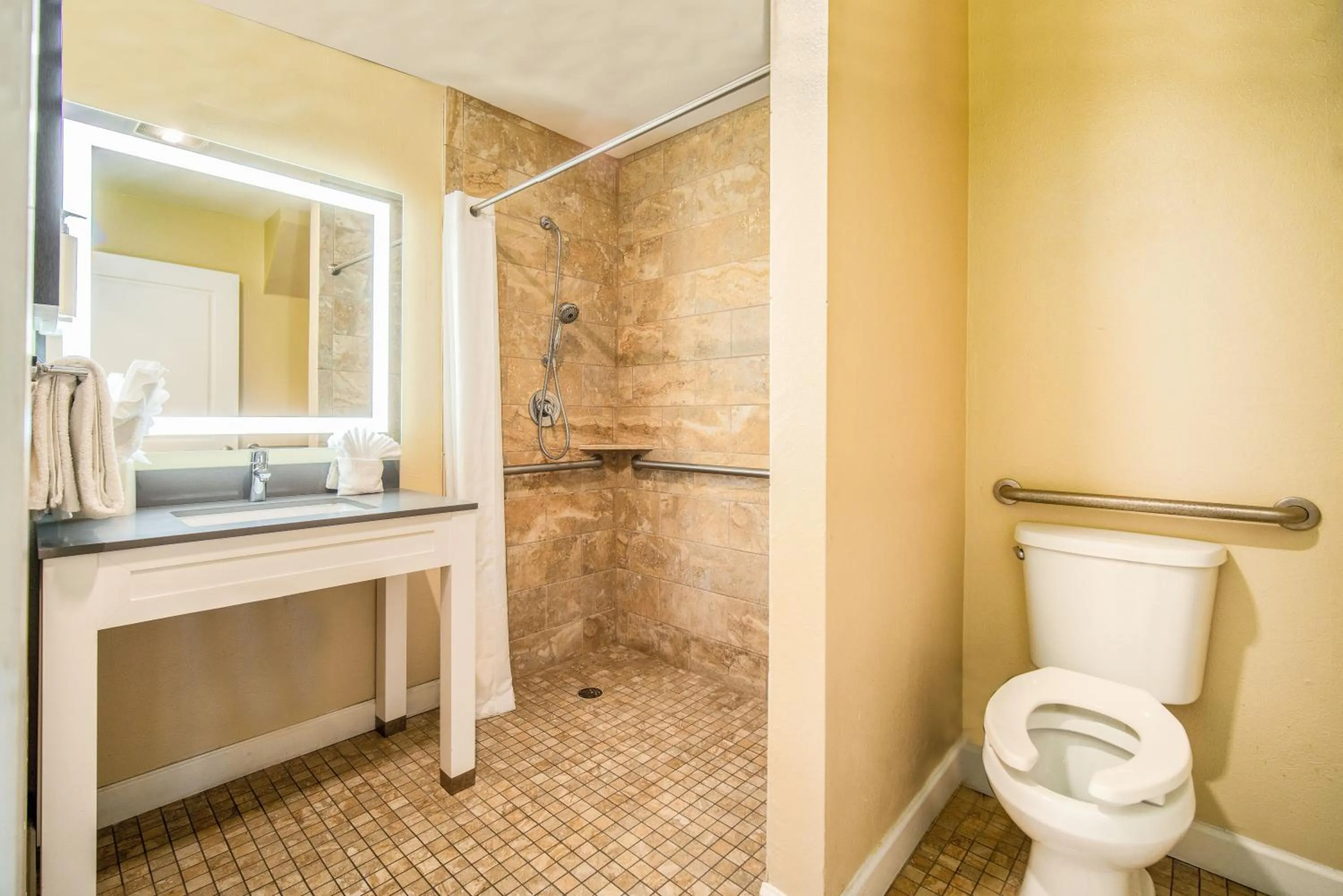 Bathroom in Waterside Suites and Marina
