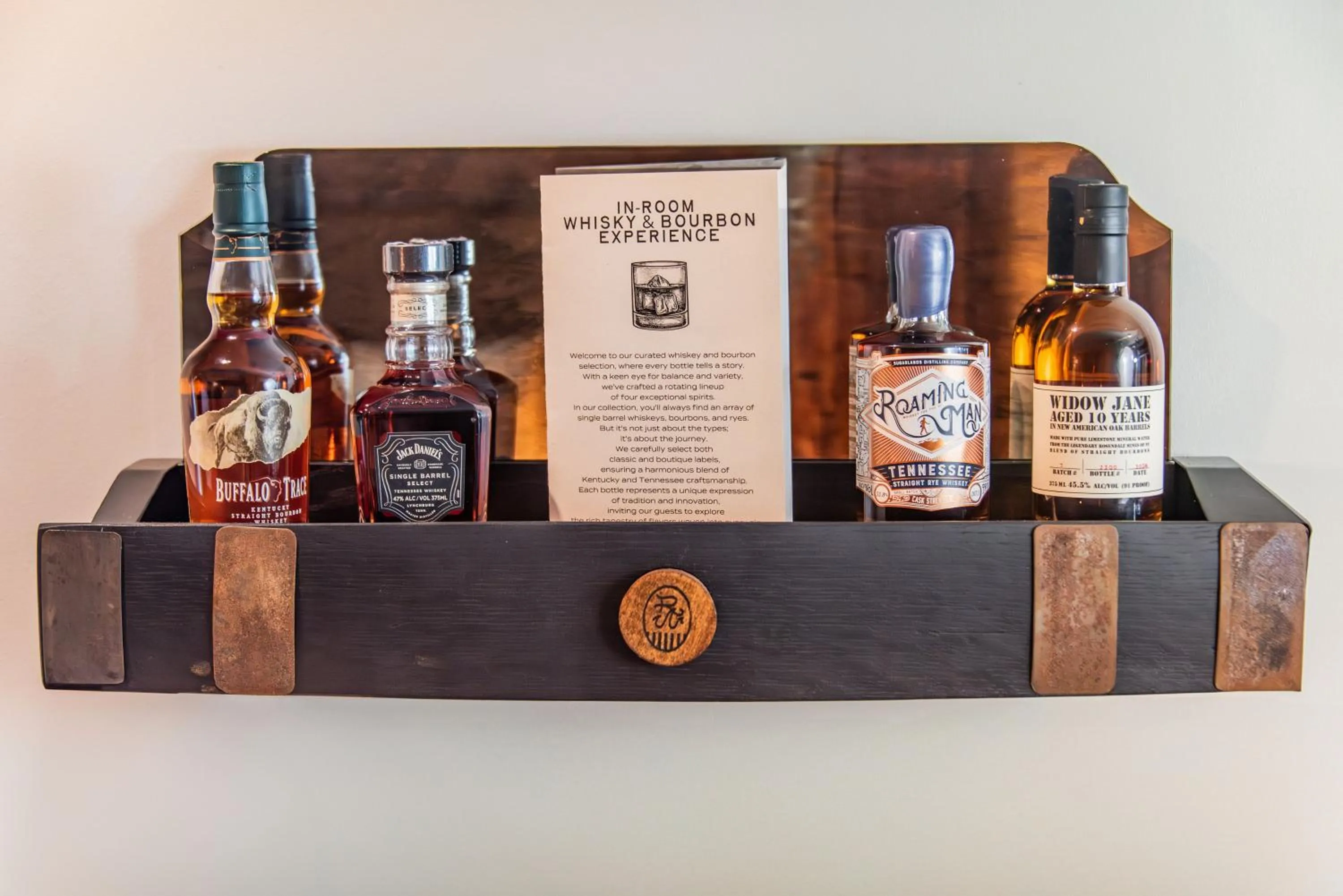 Food and drinks in Historic Rocky Waters Inn, A Small Luxury Hotel