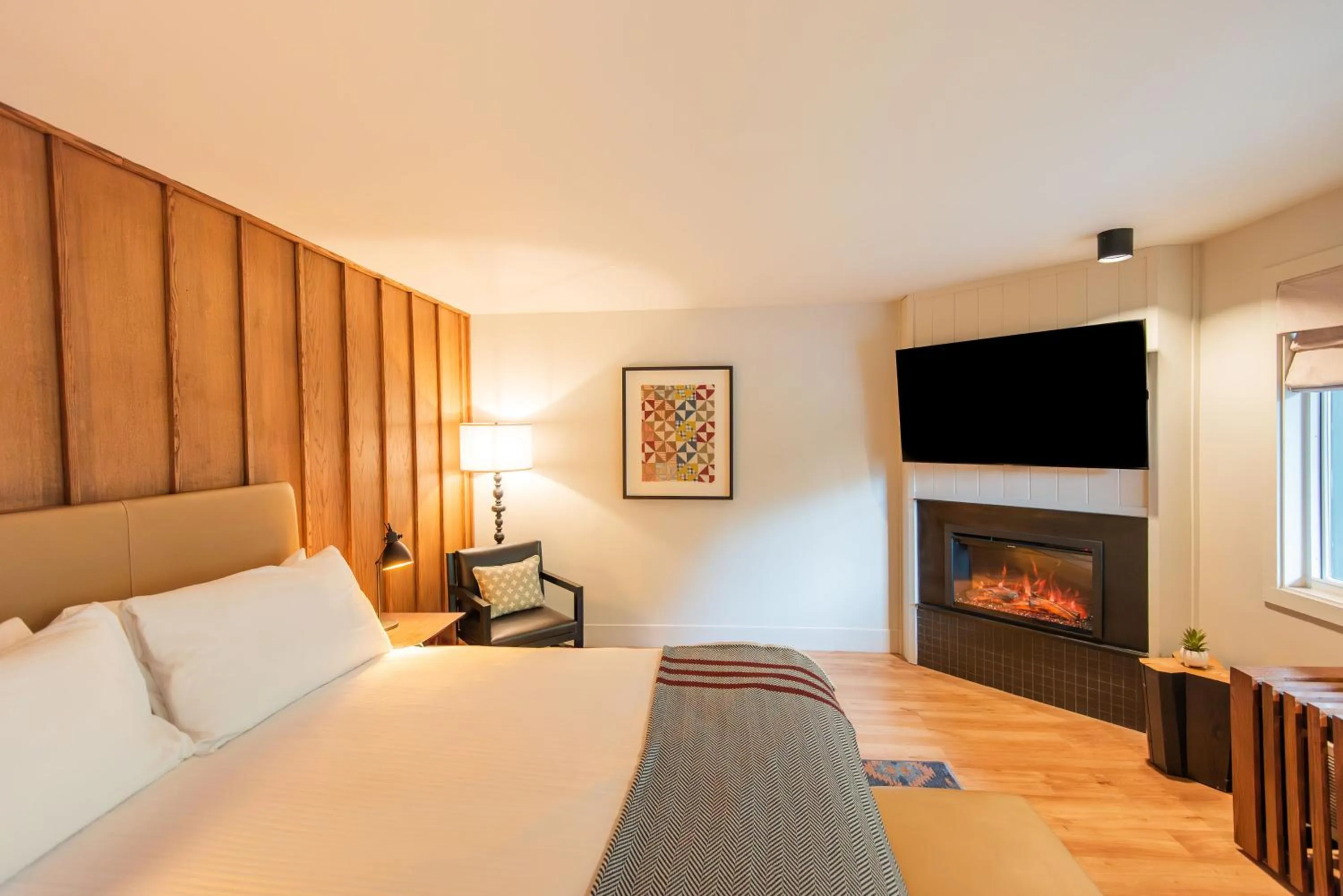 Photo of the whole room, Bed in Historic Rocky Waters Inn, A Small Luxury Hotel