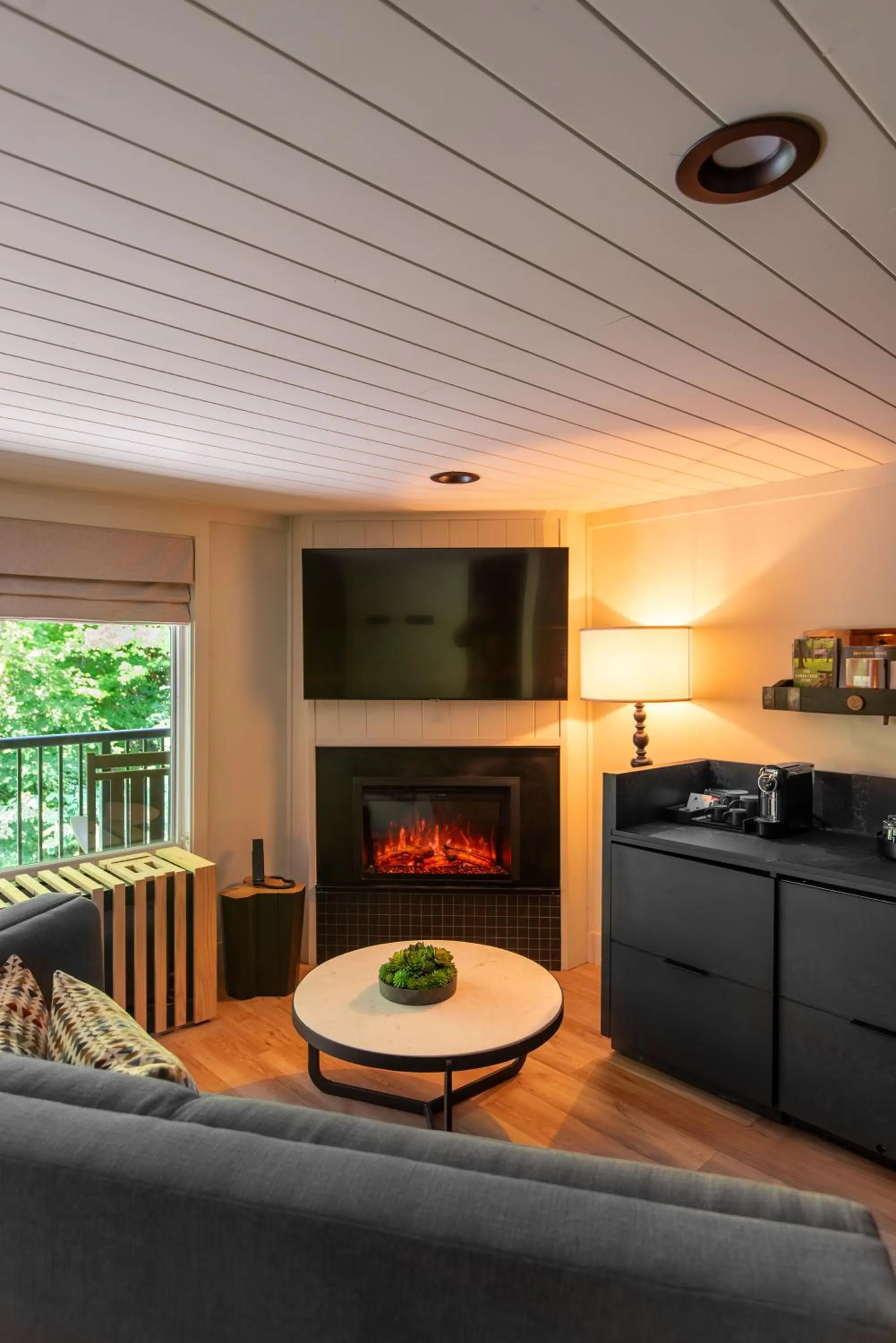 Living room in Historic Rocky Waters Inn, A Small Luxury Hotel