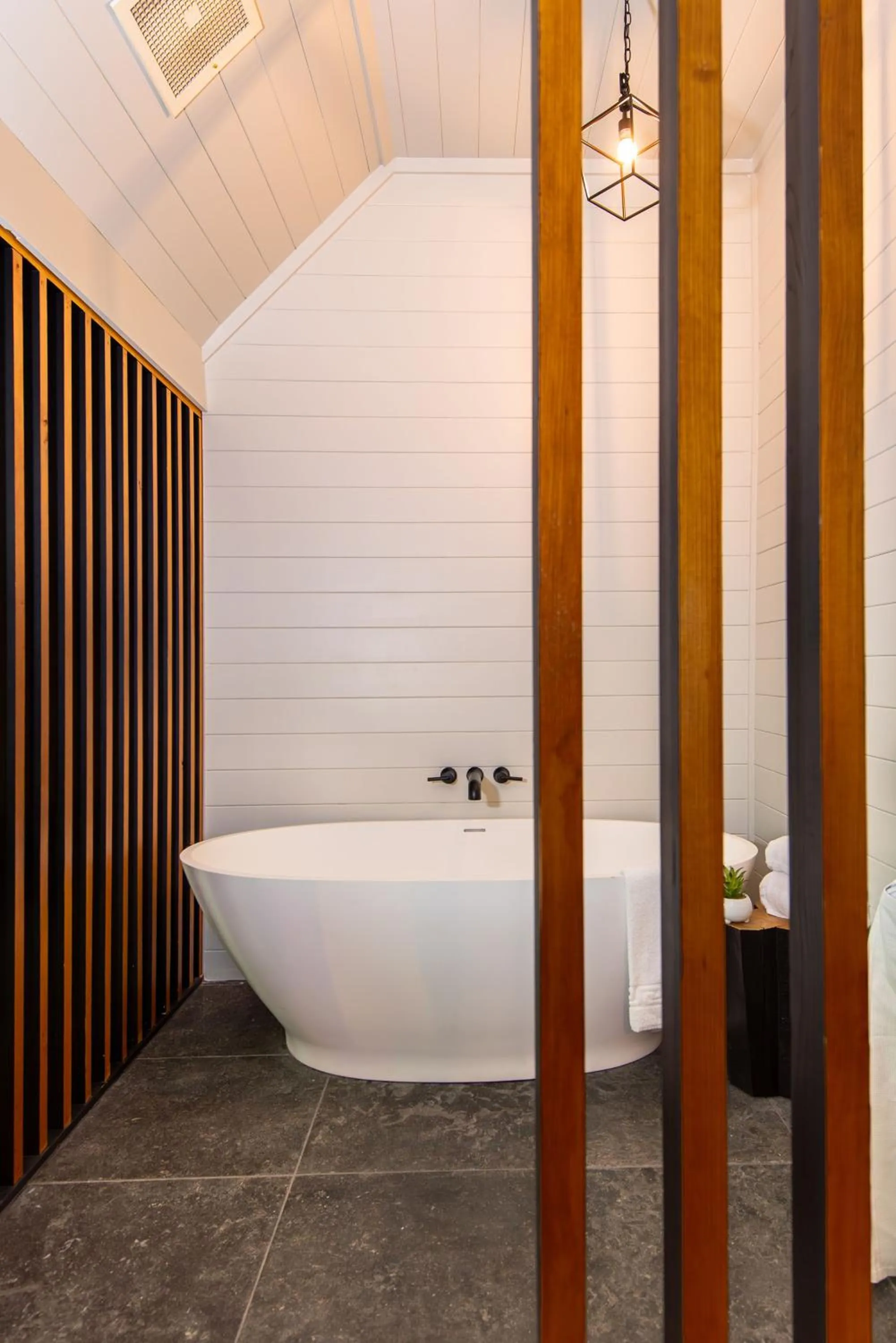 Bath in Historic Rocky Waters Inn, A Small Luxury Hotel