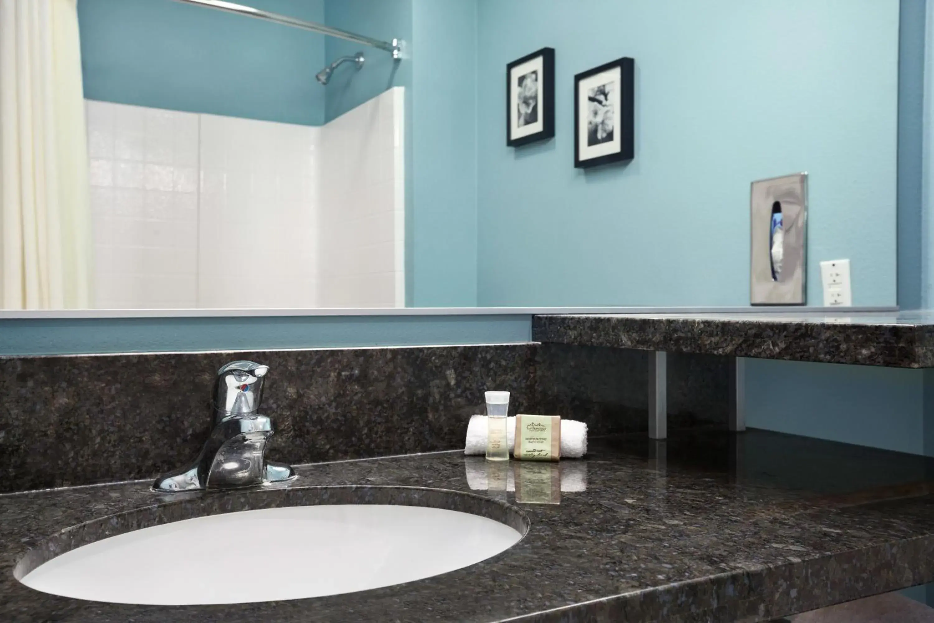 King Studio Suite - Non-Smoking (Ground Floor) in Super 8 by Wyndham Indio King Studio Suite - Non-Smoking (Ground Floor) in Super 8 by Wyndham Indio