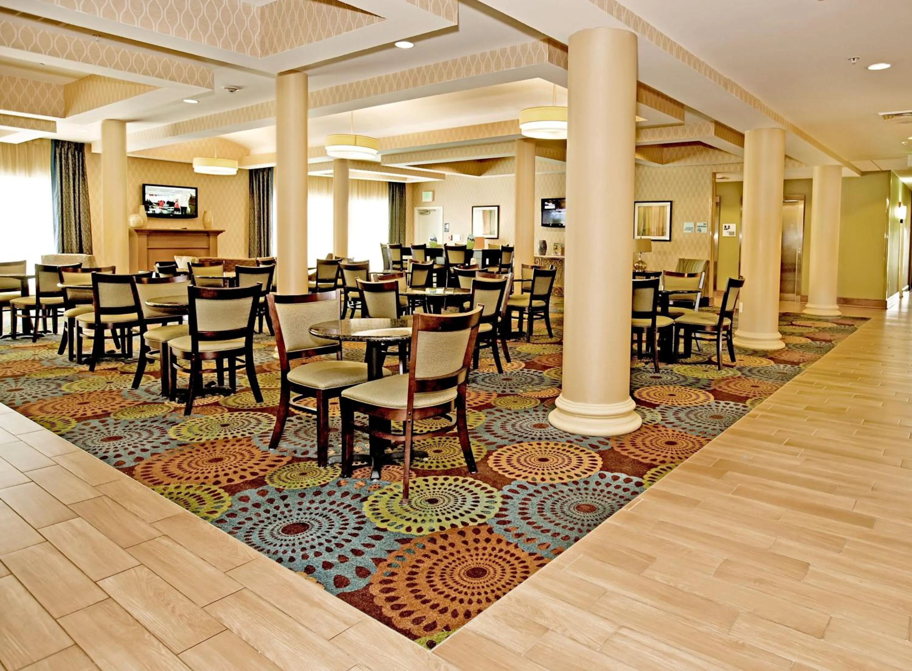 Breakfast in Holiday Inn Express and Suites Bossier City Louisiana Downs by IHG