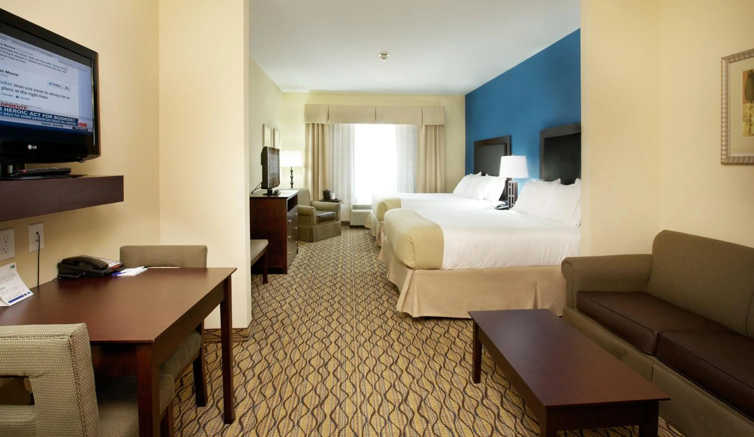 Photo of the whole room, Bed in Holiday Inn Express and Suites Bossier City Louisiana Downs by IHG