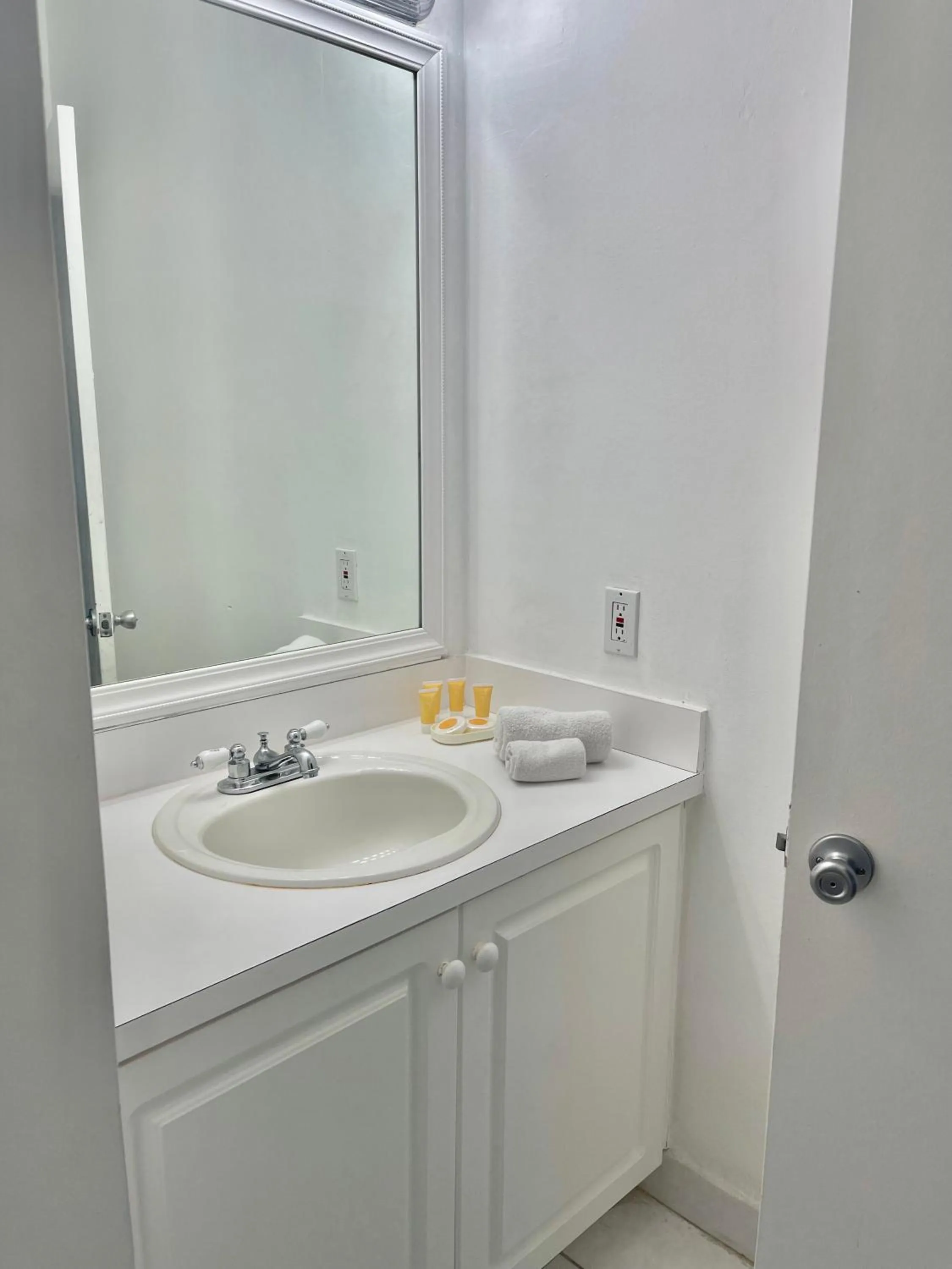 New Point Miami Beach Apartments