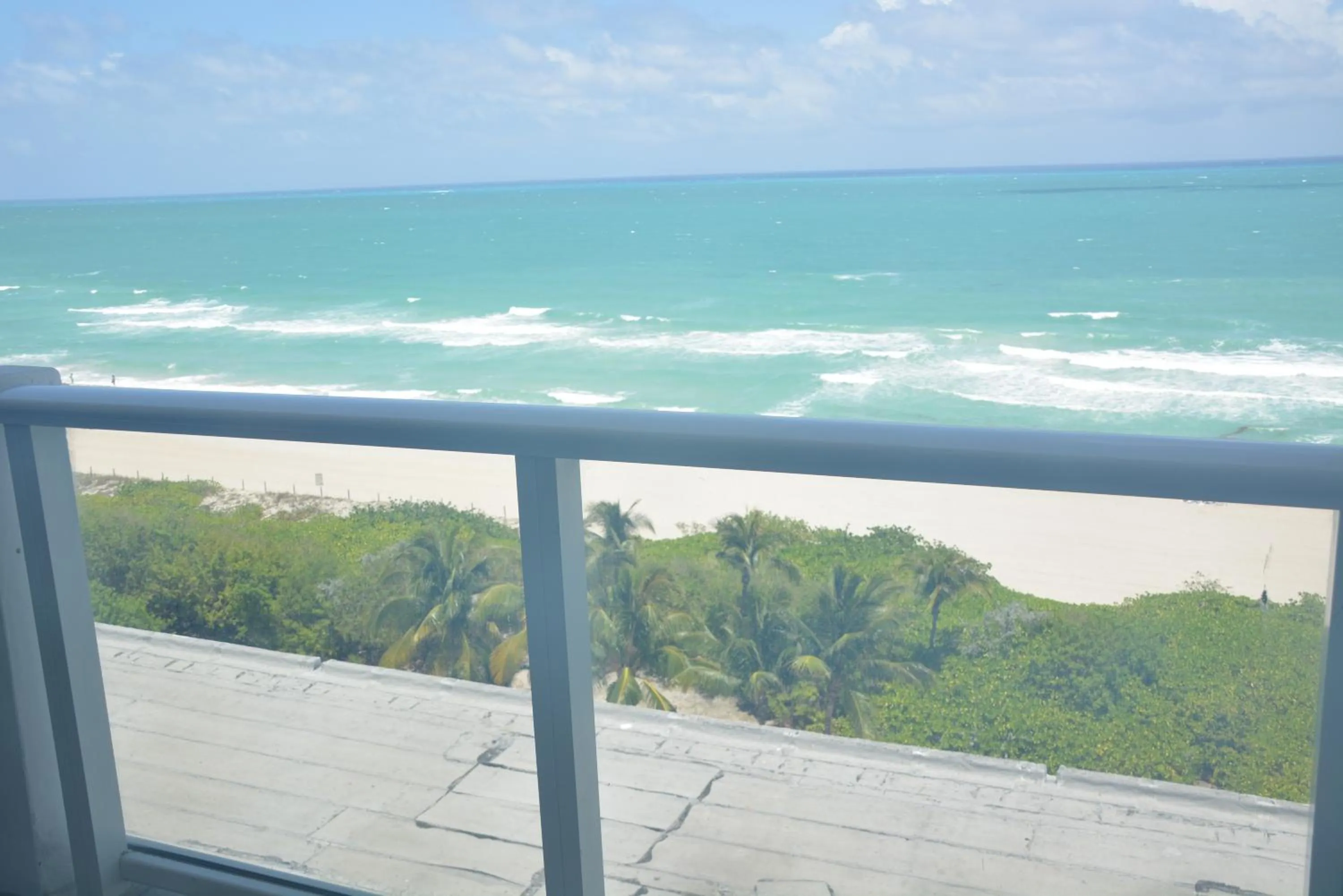 Balcony/Terrace in New Point Miami Beach Apartments