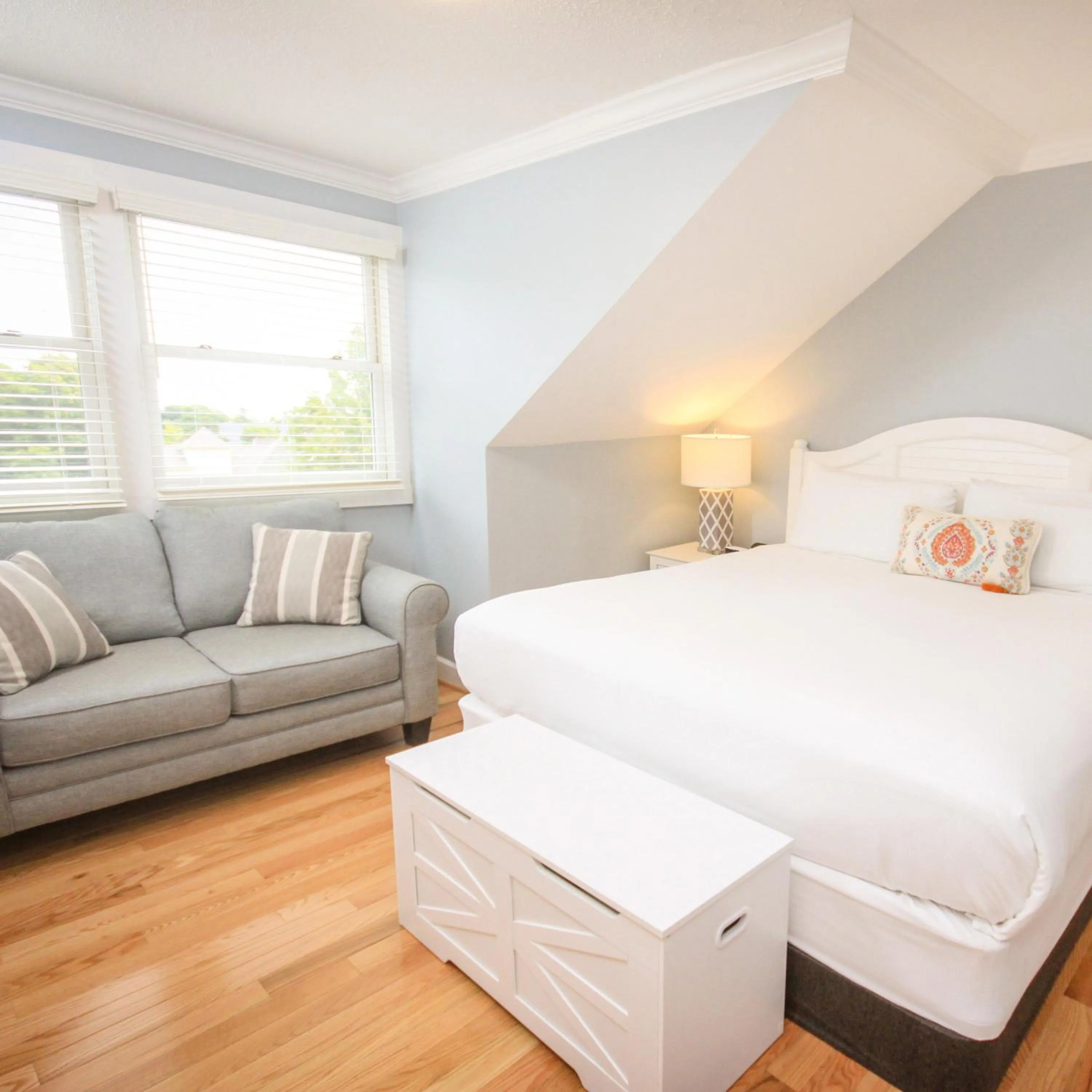 Bedroom, Bed in Island House Hotel