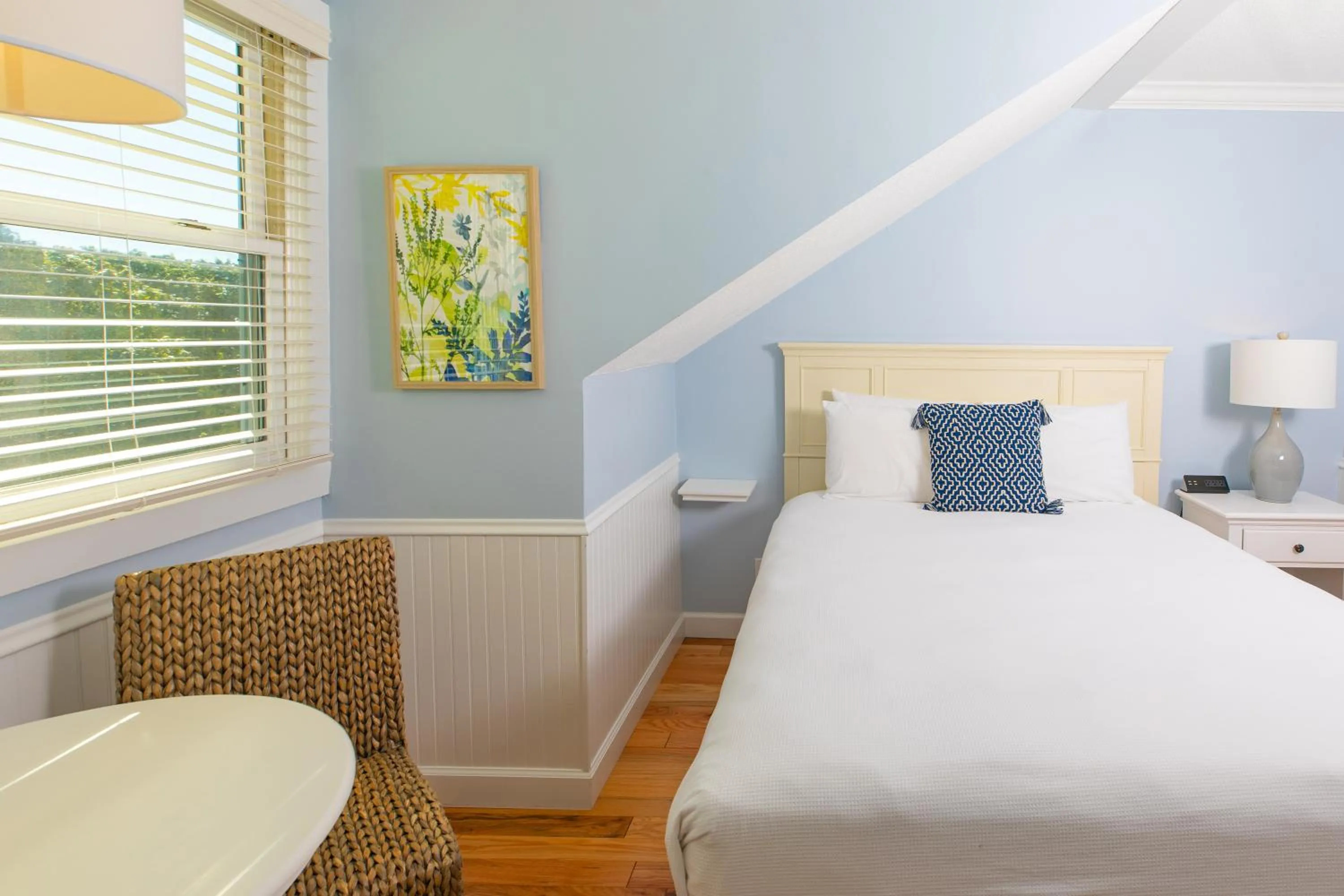 Bedroom, Bed in Island House Hotel