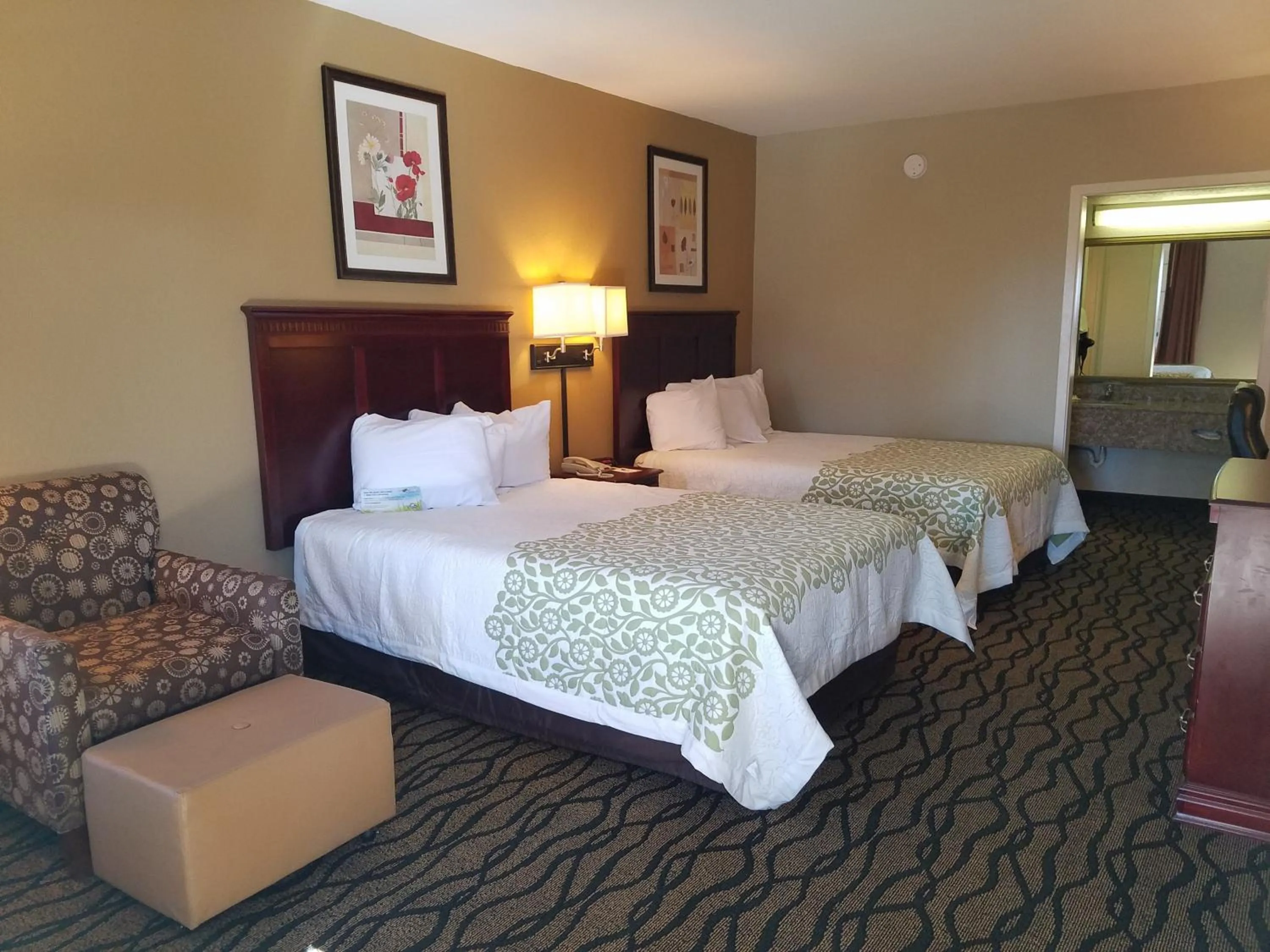Bed in Days Inn by Wyndham Leesville