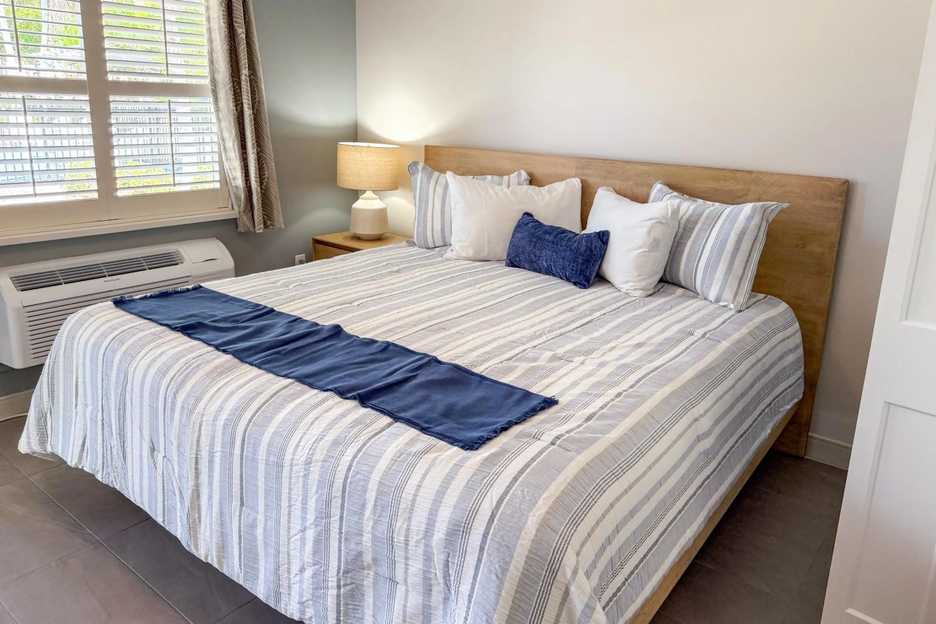 Bed in Marco Island Lakeside Inn