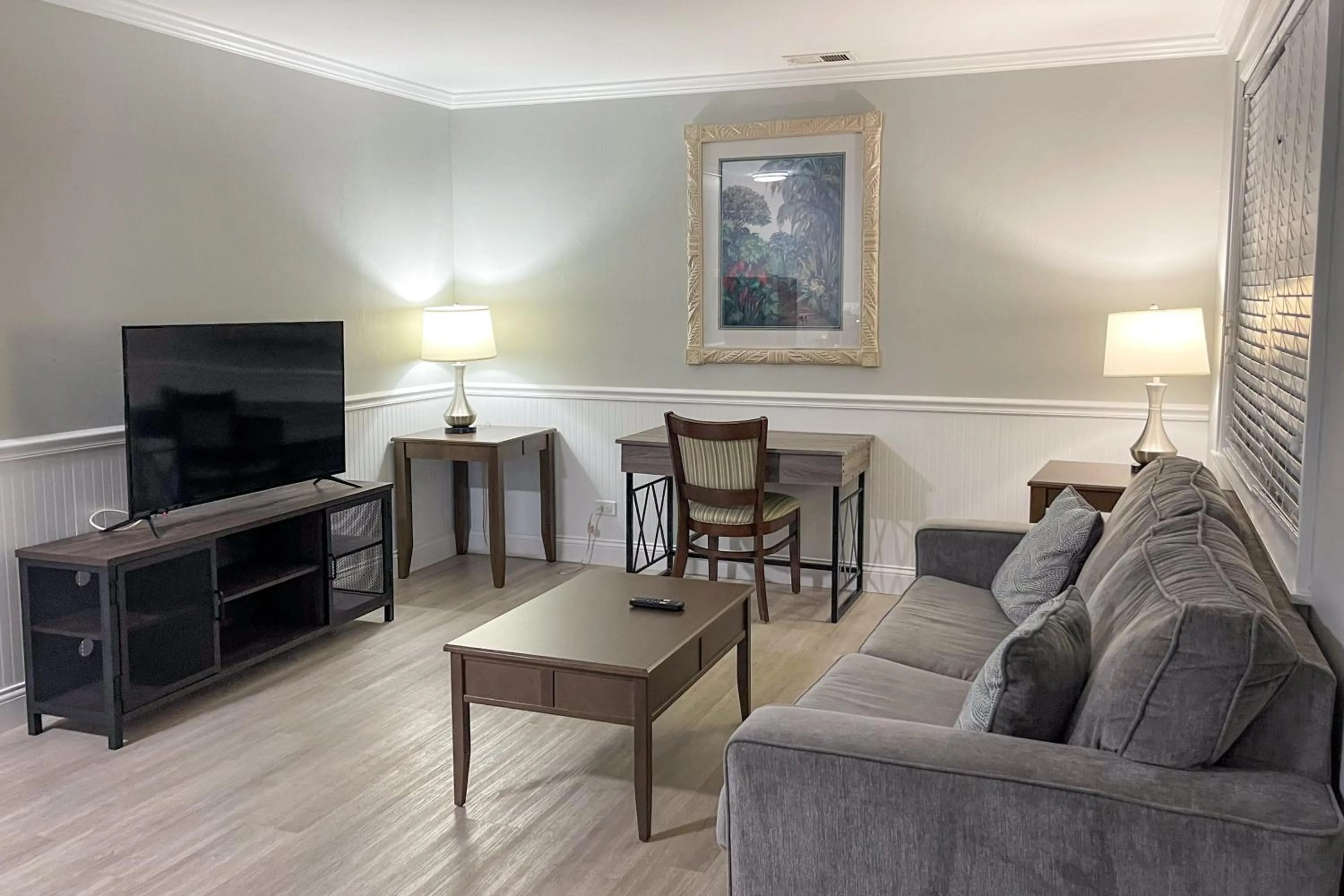 TV and multimedia in Marco Island Lakeside Inn