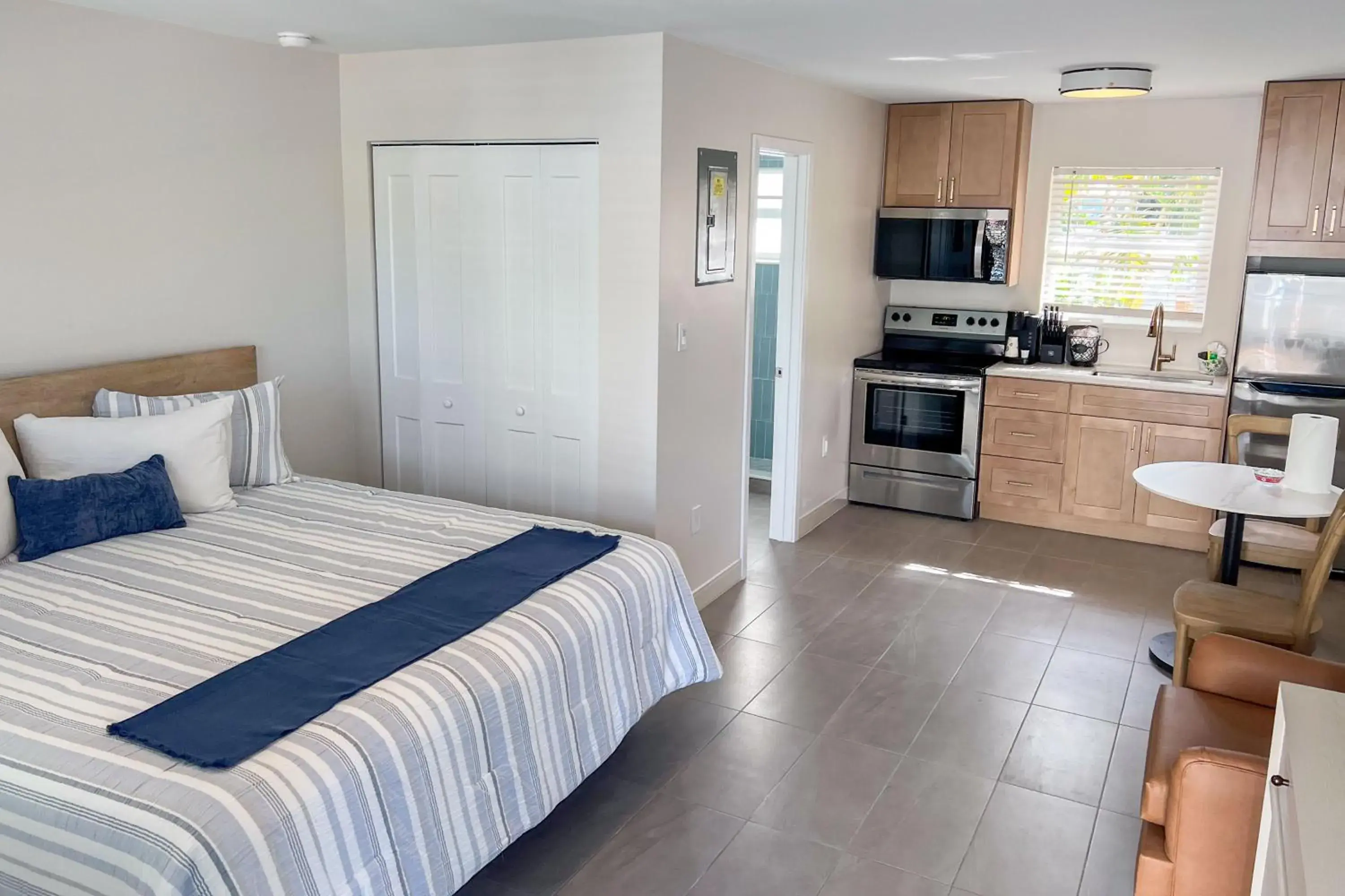 Studio - Disability Access in Marco Island Lakeside Inn Studio - Disability Access in Marco Island Lakeside Inn