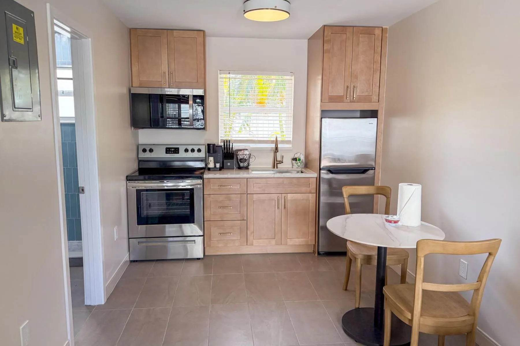 Coffee/tea facilities in Marco Island Lakeside Inn