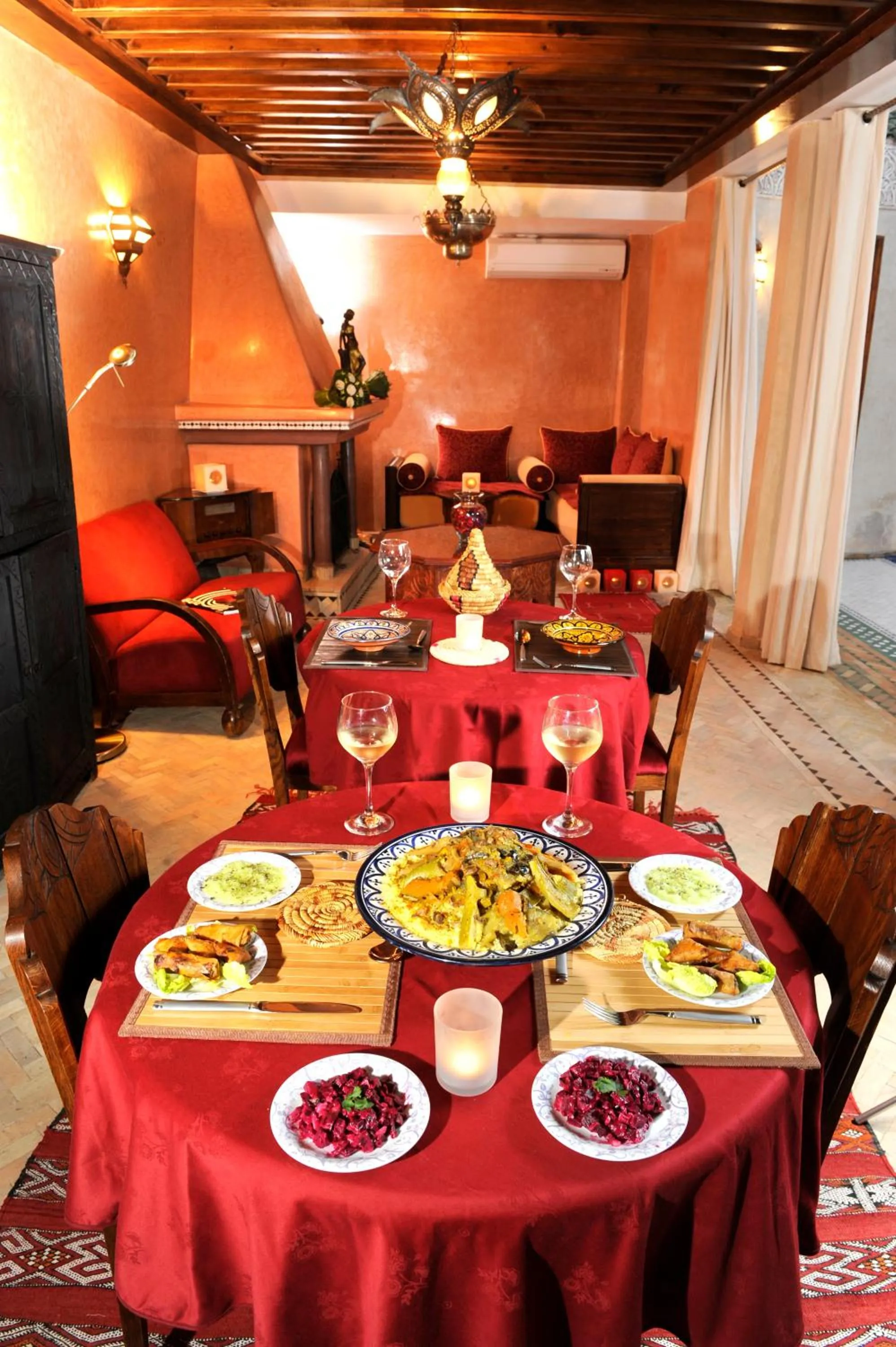 Restaurant/places to eat in Riad Belle Epoque