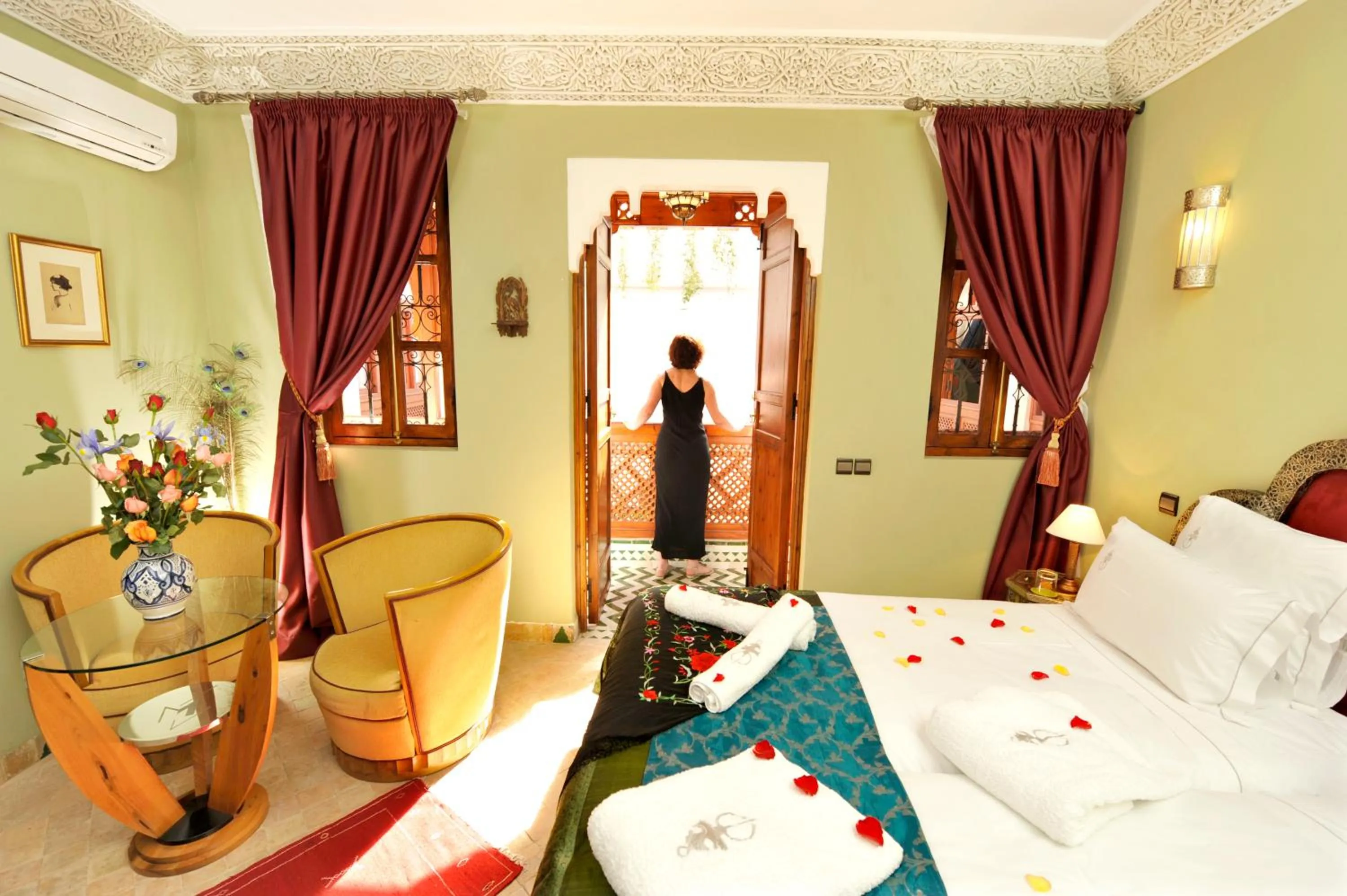 Photo of the whole room, Bed in Riad Belle Epoque