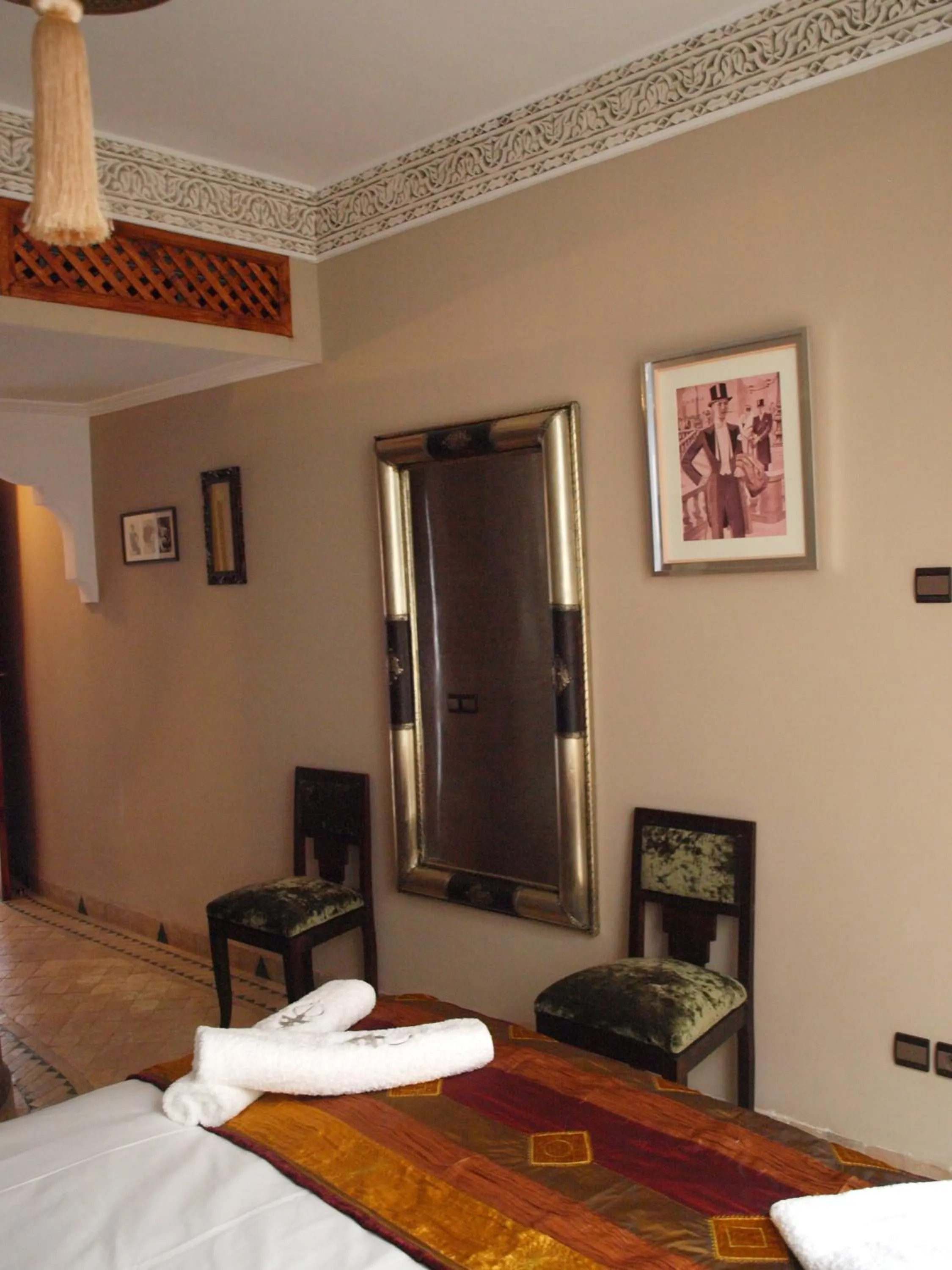 Photo of the whole room, Bed in Riad Belle Epoque