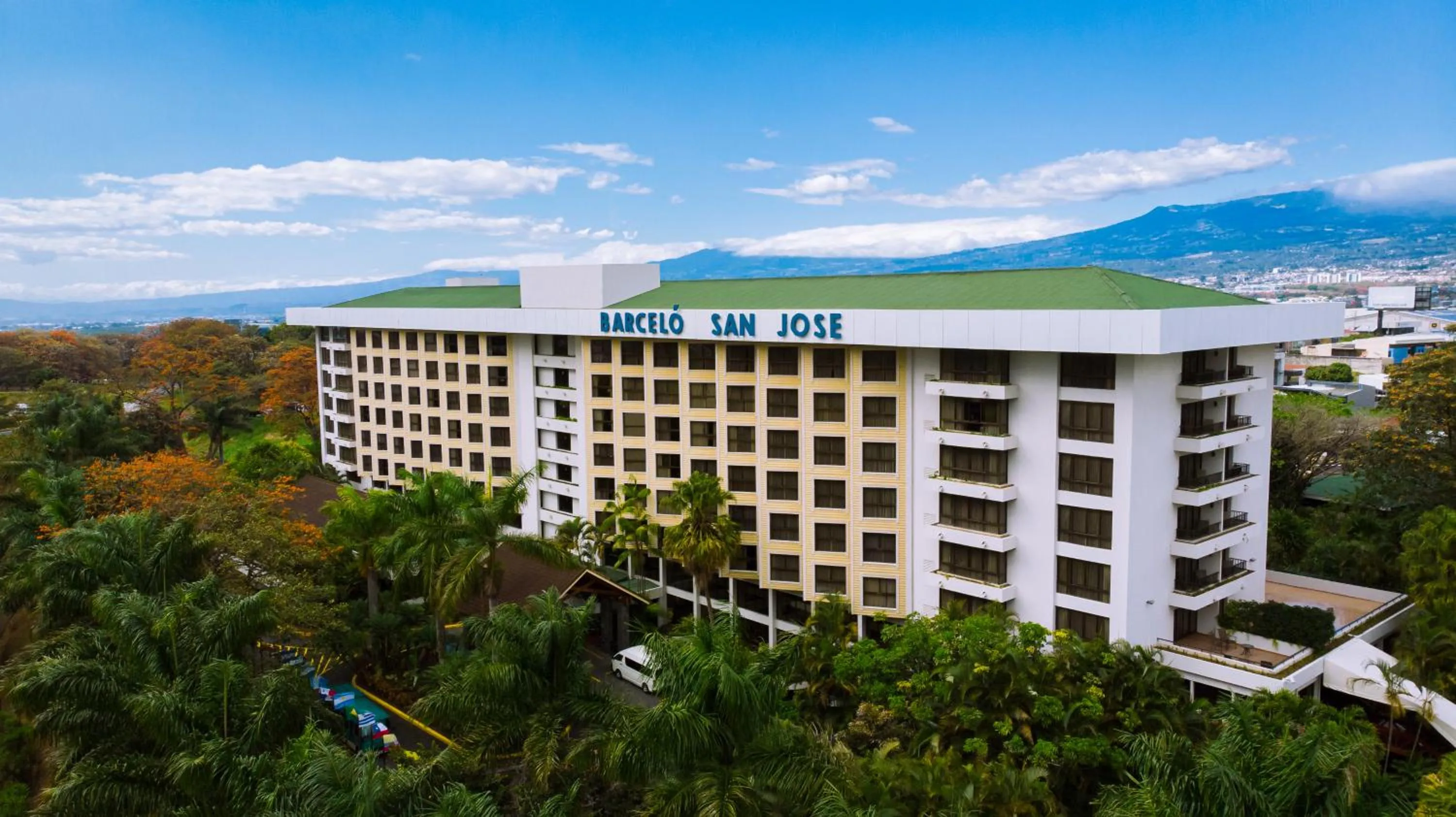 Property building in Barceló San José