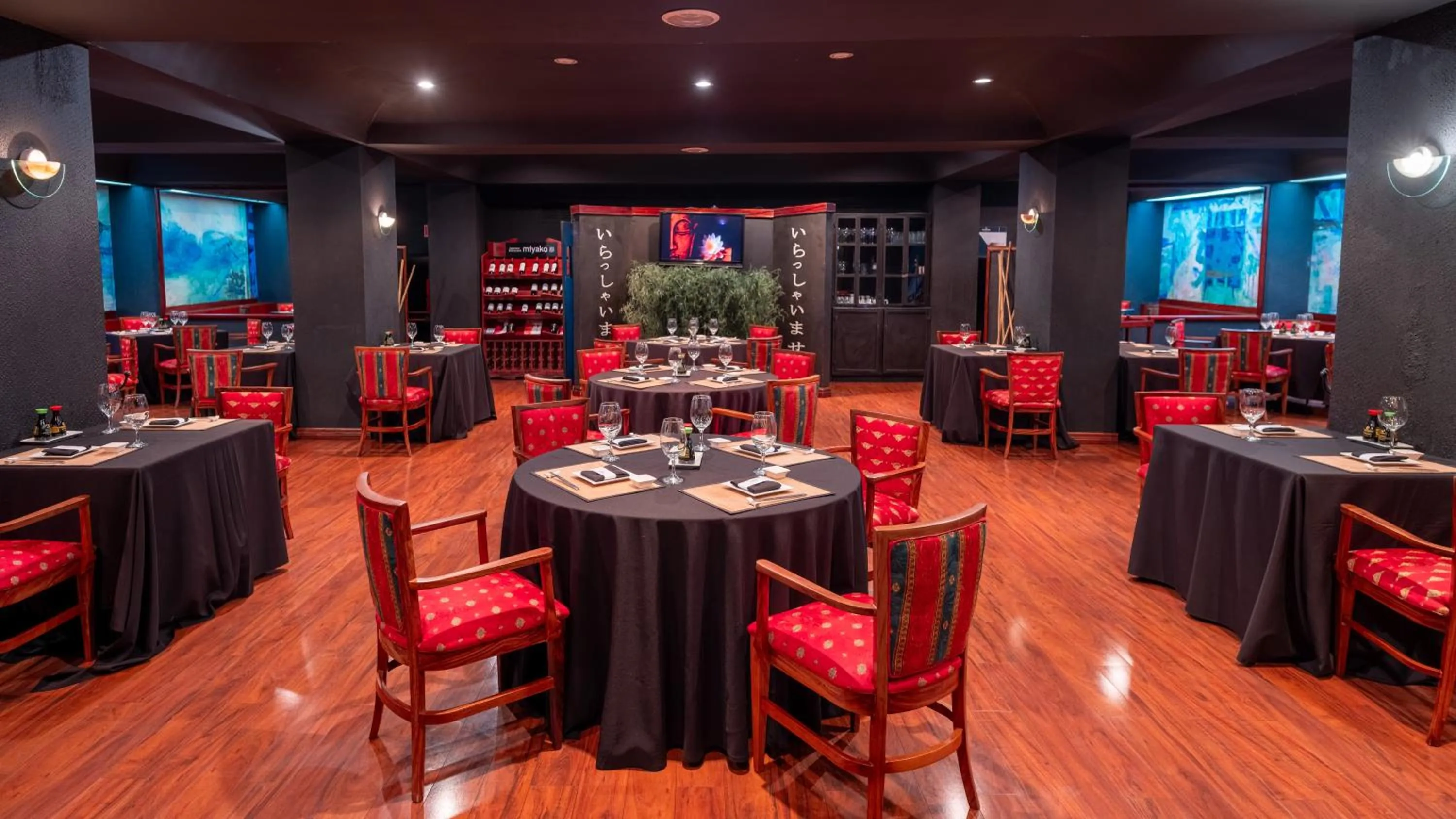 Restaurant/places to eat in Barceló San José