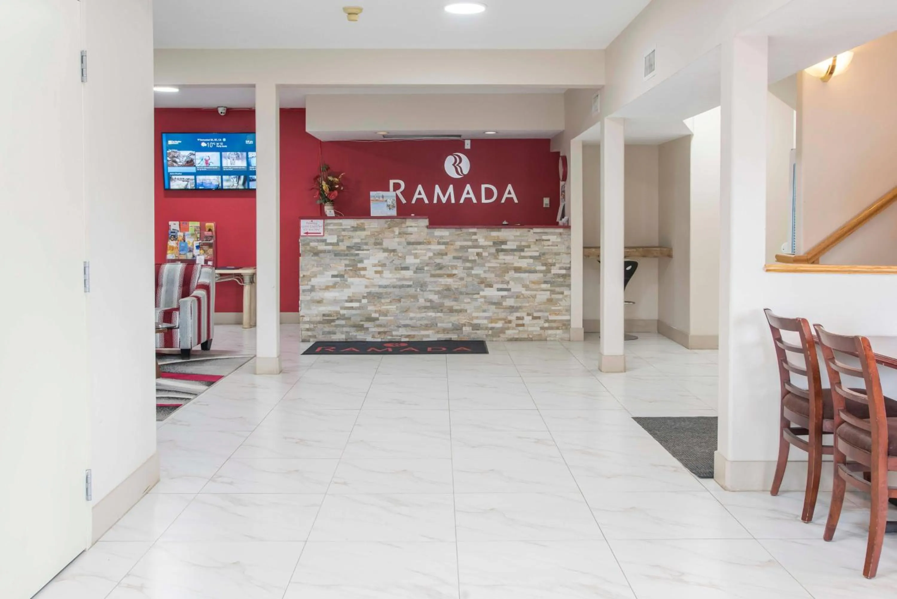 Lobby or reception in Ramada Limited 100 Mile House