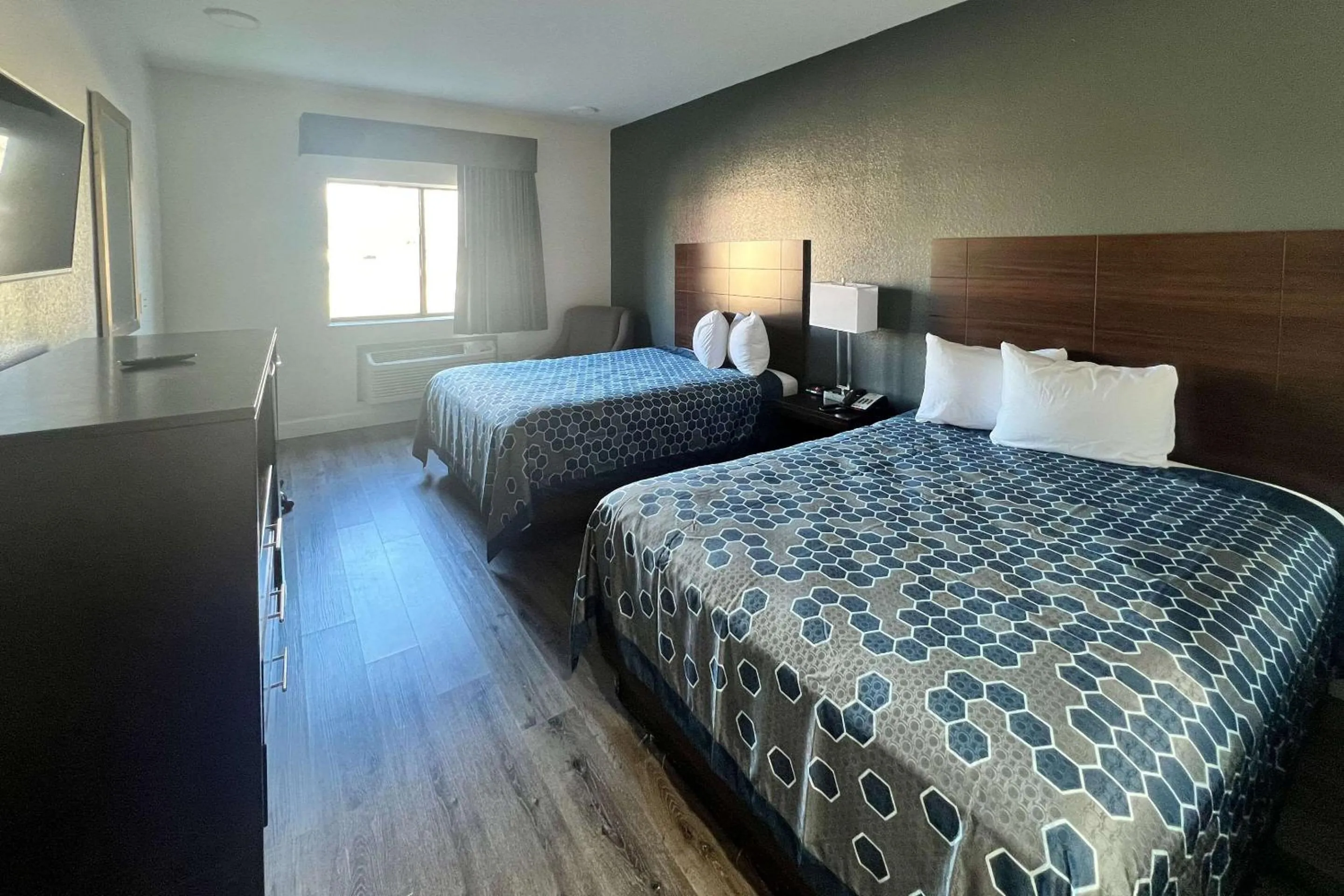 Bedroom, Bed in Econo Lodge Beaumont I-10 South