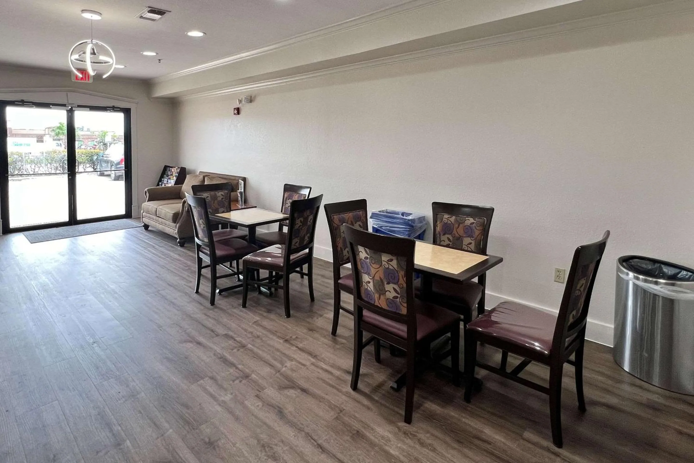 Breakfast in Econo Lodge Beaumont I-10 South