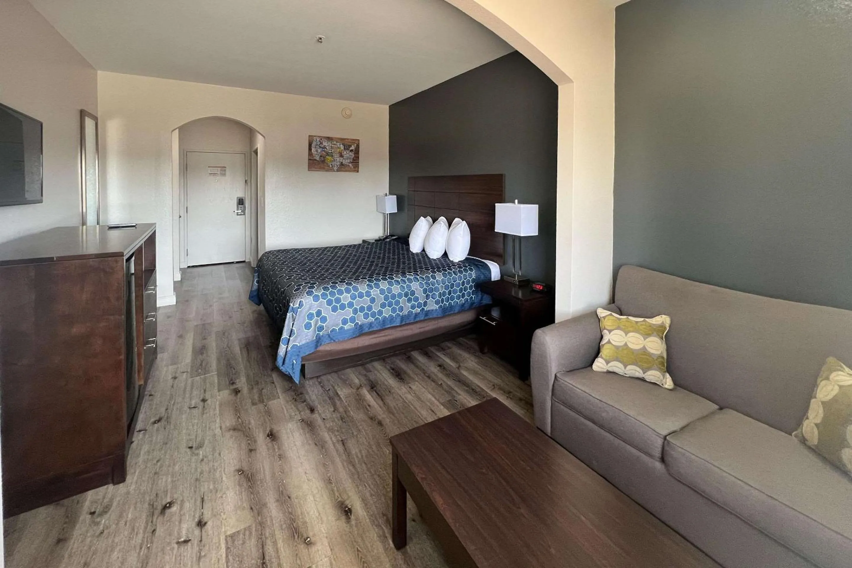 Bedroom in Econo Lodge Beaumont I-10 South