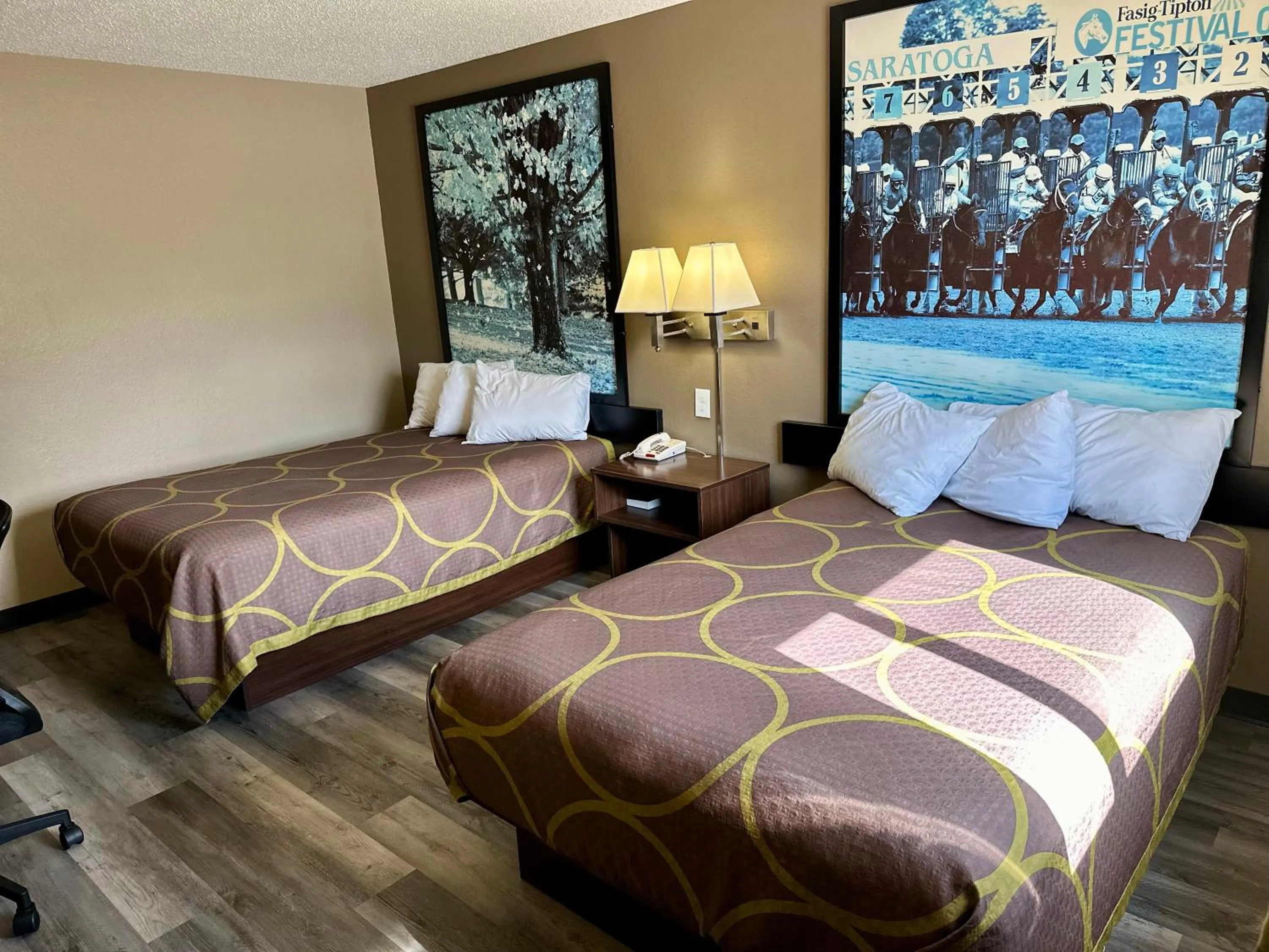 Bed in Super 8 by Wyndham Latham - Albany Airport