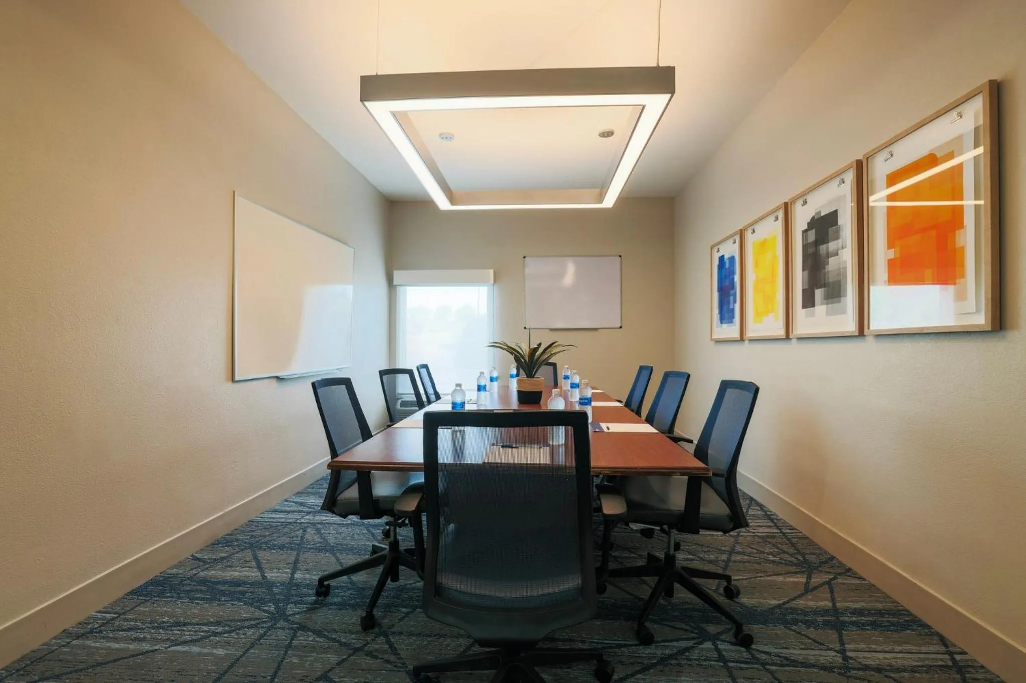 Meeting/conference room in Holiday Inn Express Burlington by IHG