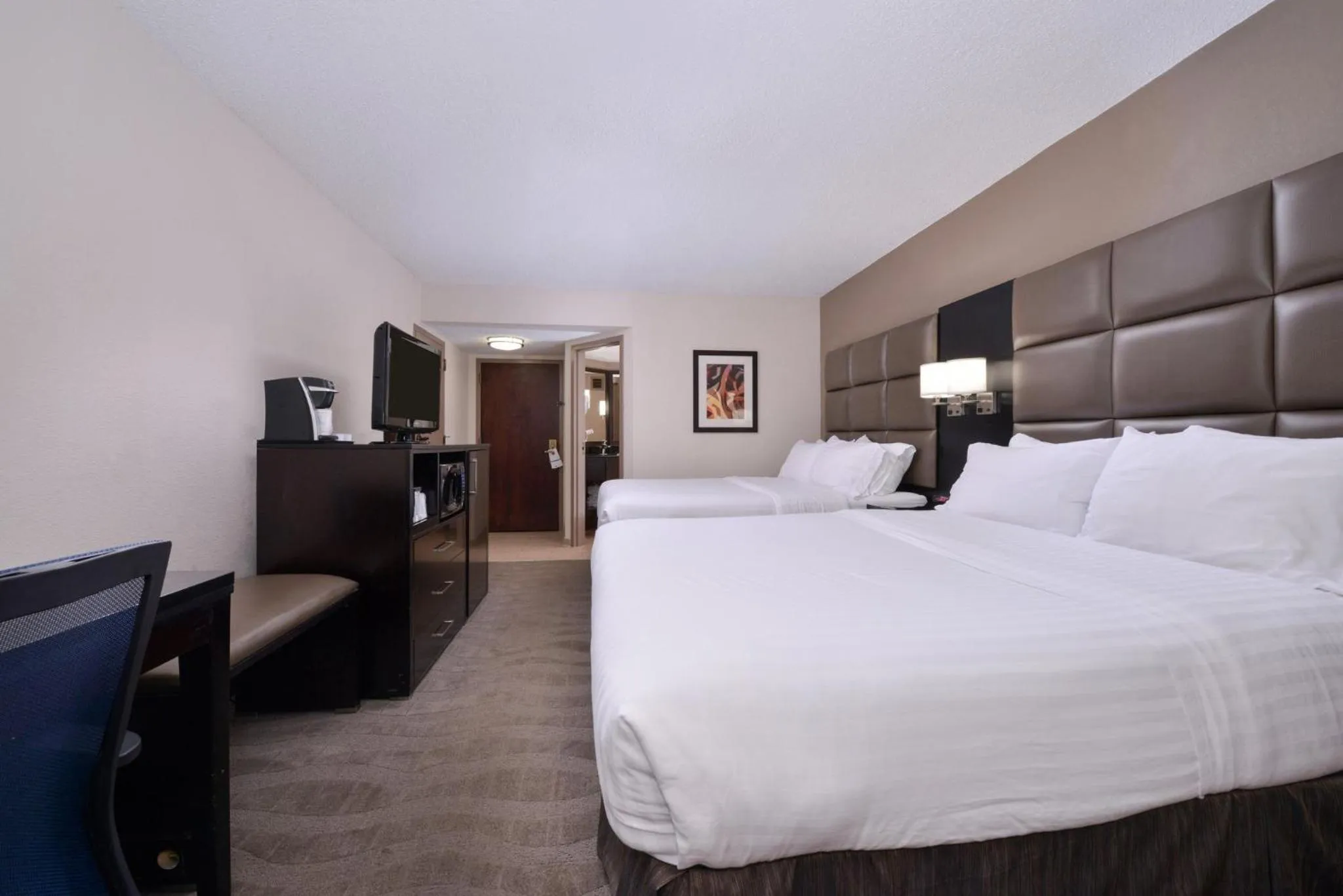 Photo of the whole room, Bed in Holiday Inn Express Burlington by IHG