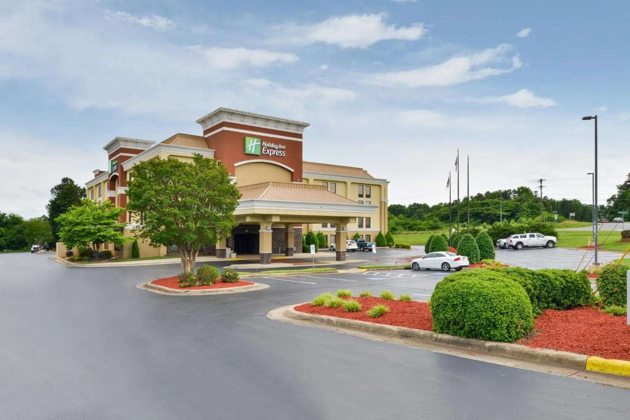 Property building in Holiday Inn Express Burlington by IHG