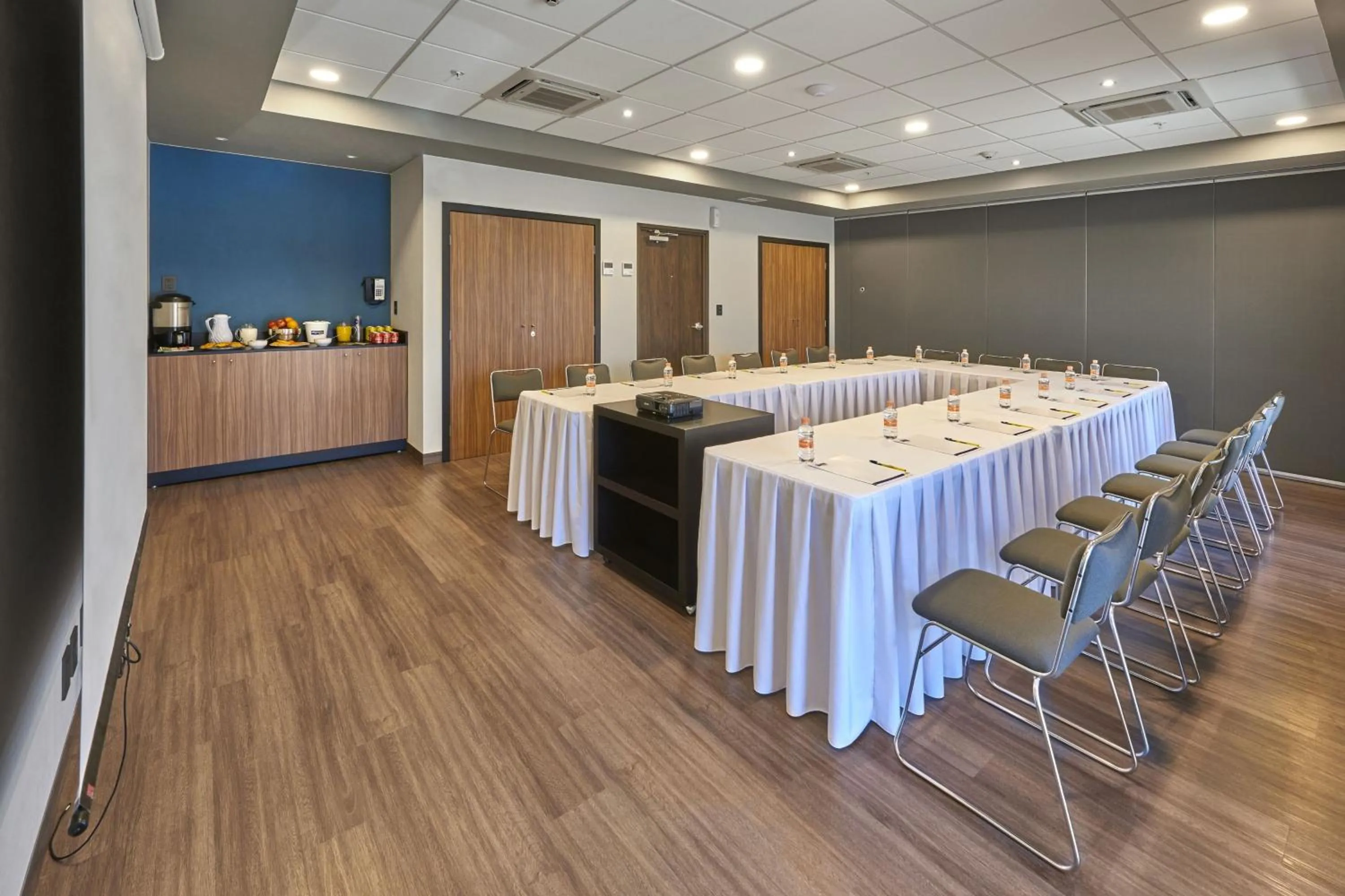 Meeting/conference room in City Express by Marriott Comitán