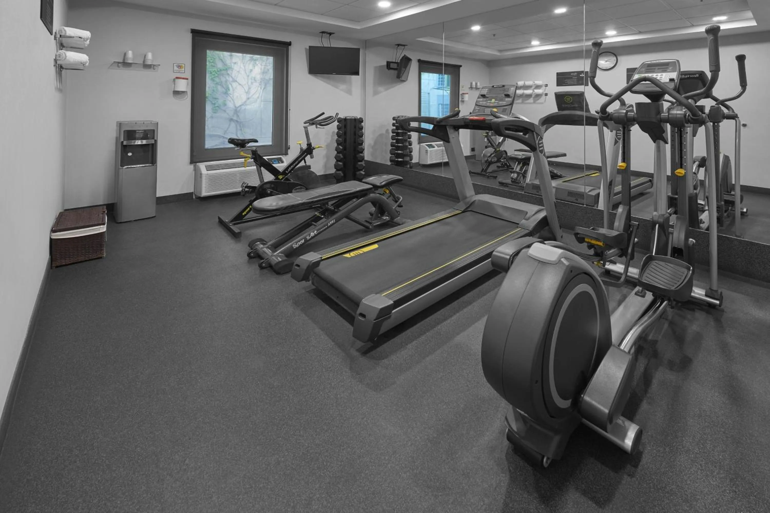 Fitness centre/facilities in City Express by Marriott Comitán