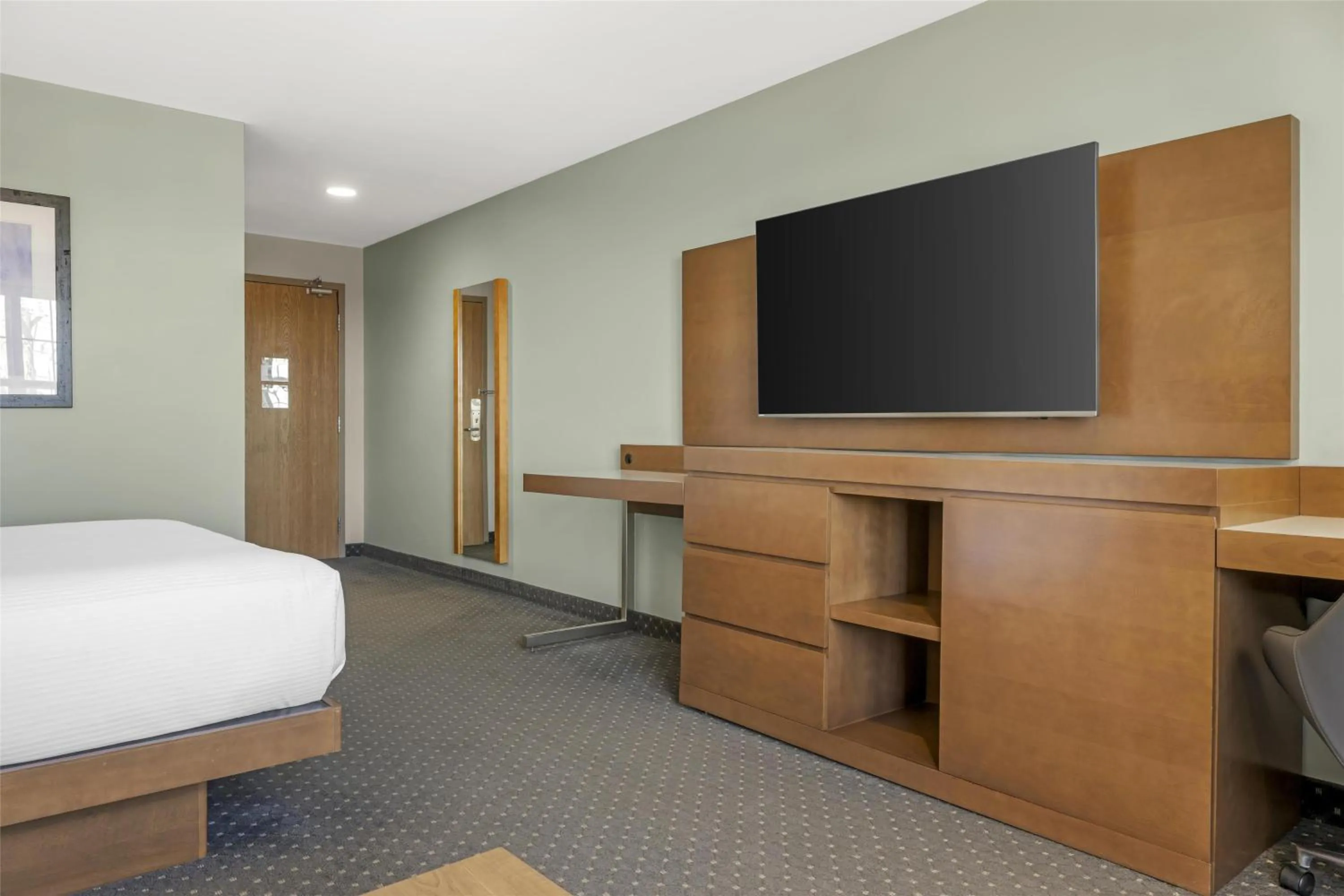 Bedroom, Bed in Best Western Plus Woodstock Hotel Conference Centre