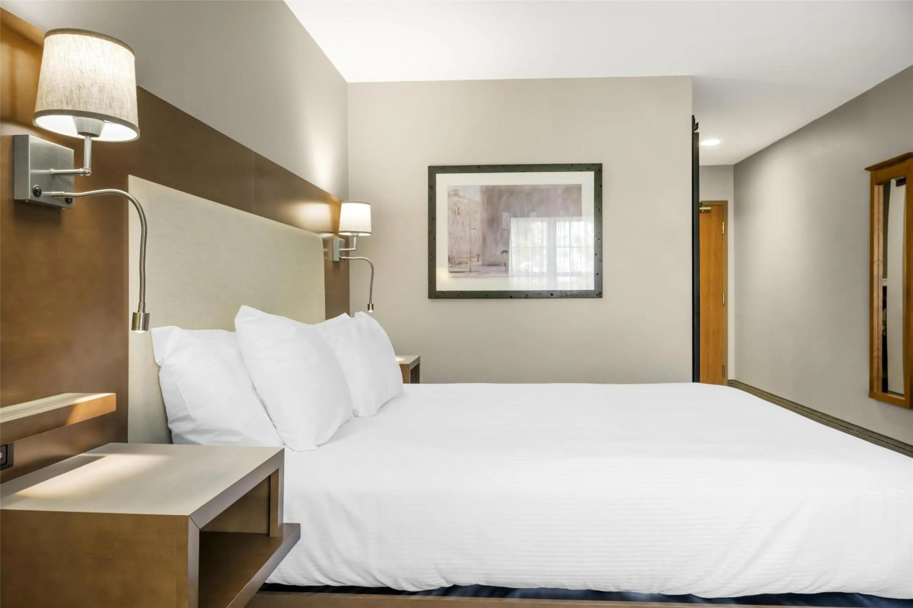 Bedroom, Bed in Best Western Plus Woodstock Hotel Conference Centre