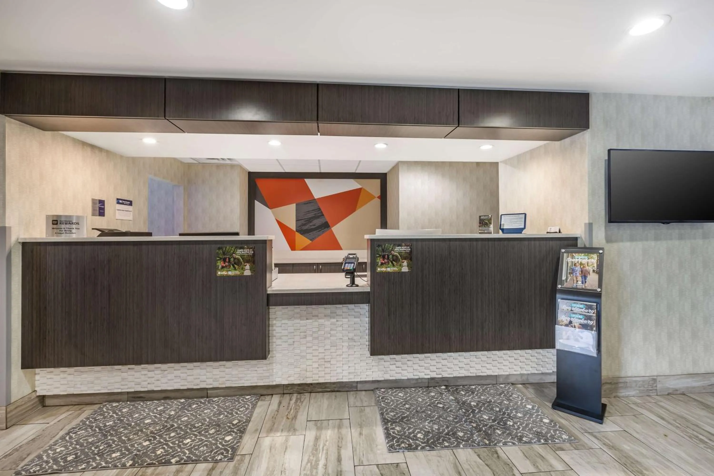 Lobby or reception in Best Western Plus Spartanburg